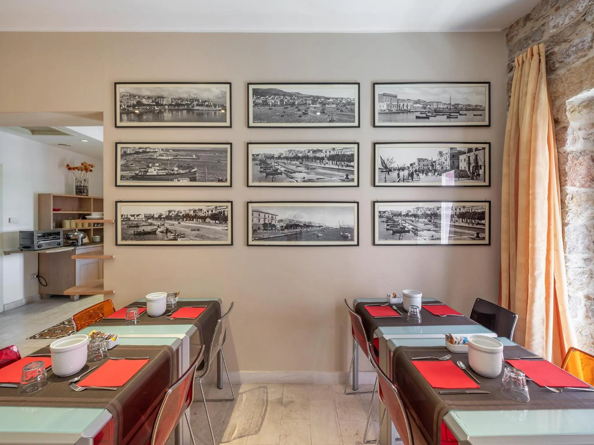 Lounge or bar in Nichotel