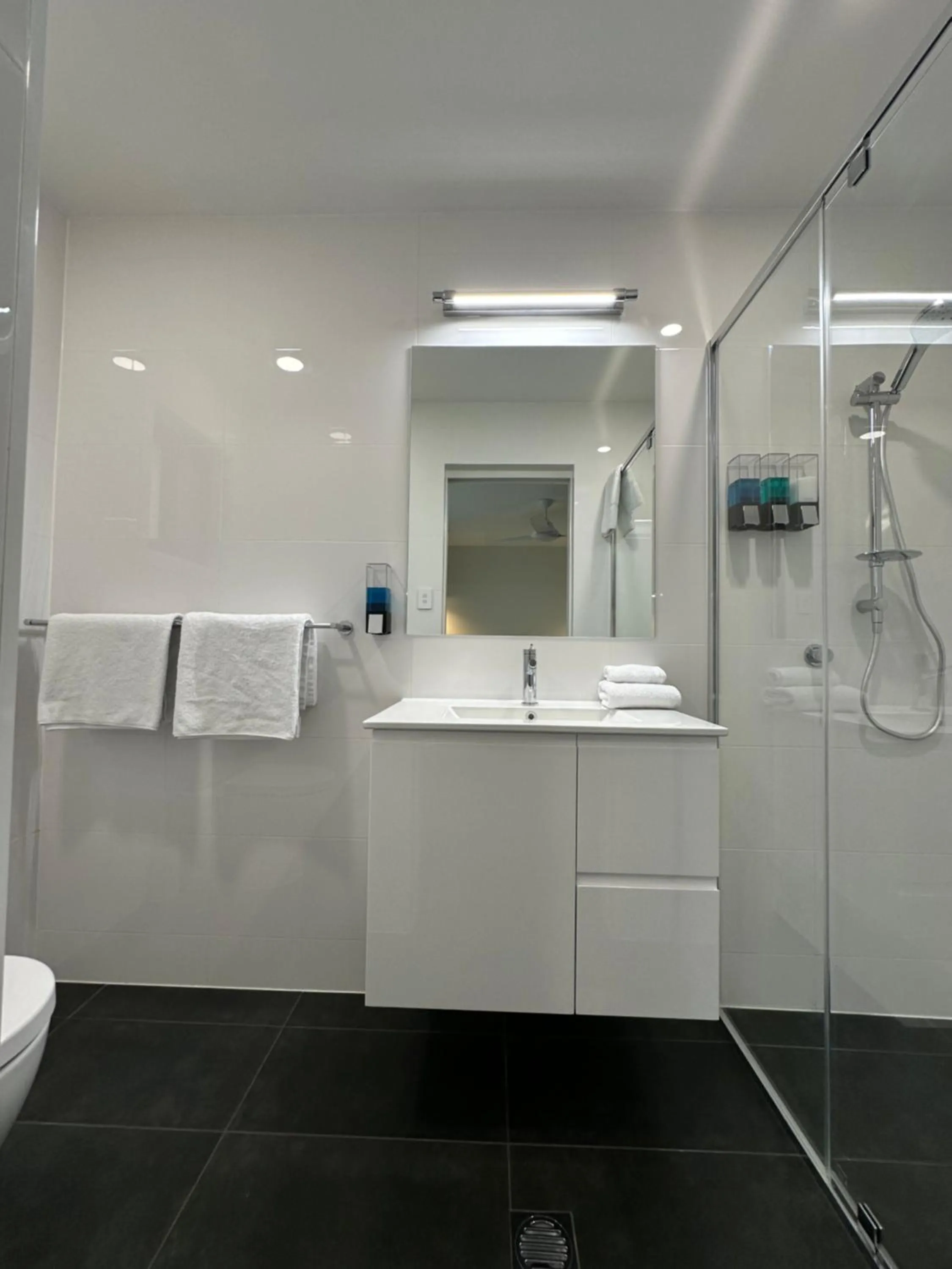 Bathroom in Logan City Motor Inn