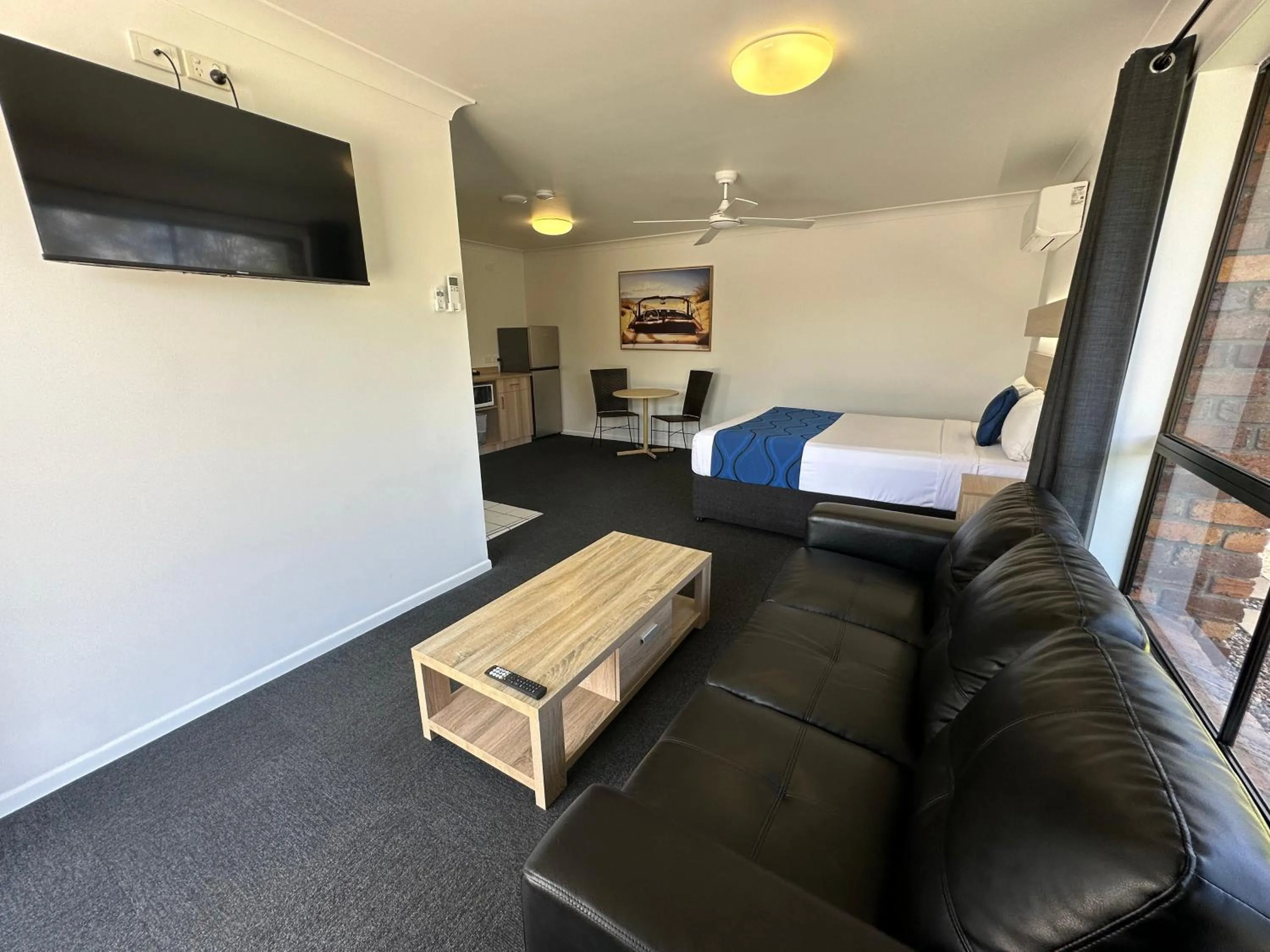 Bed in Logan City Motor Inn