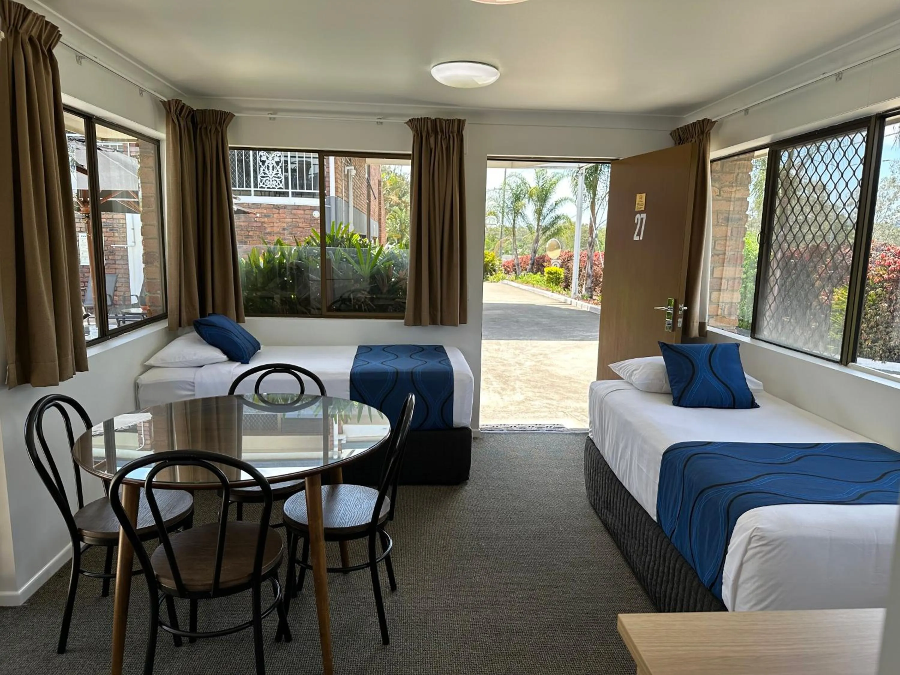 Bed in Logan City Motor Inn