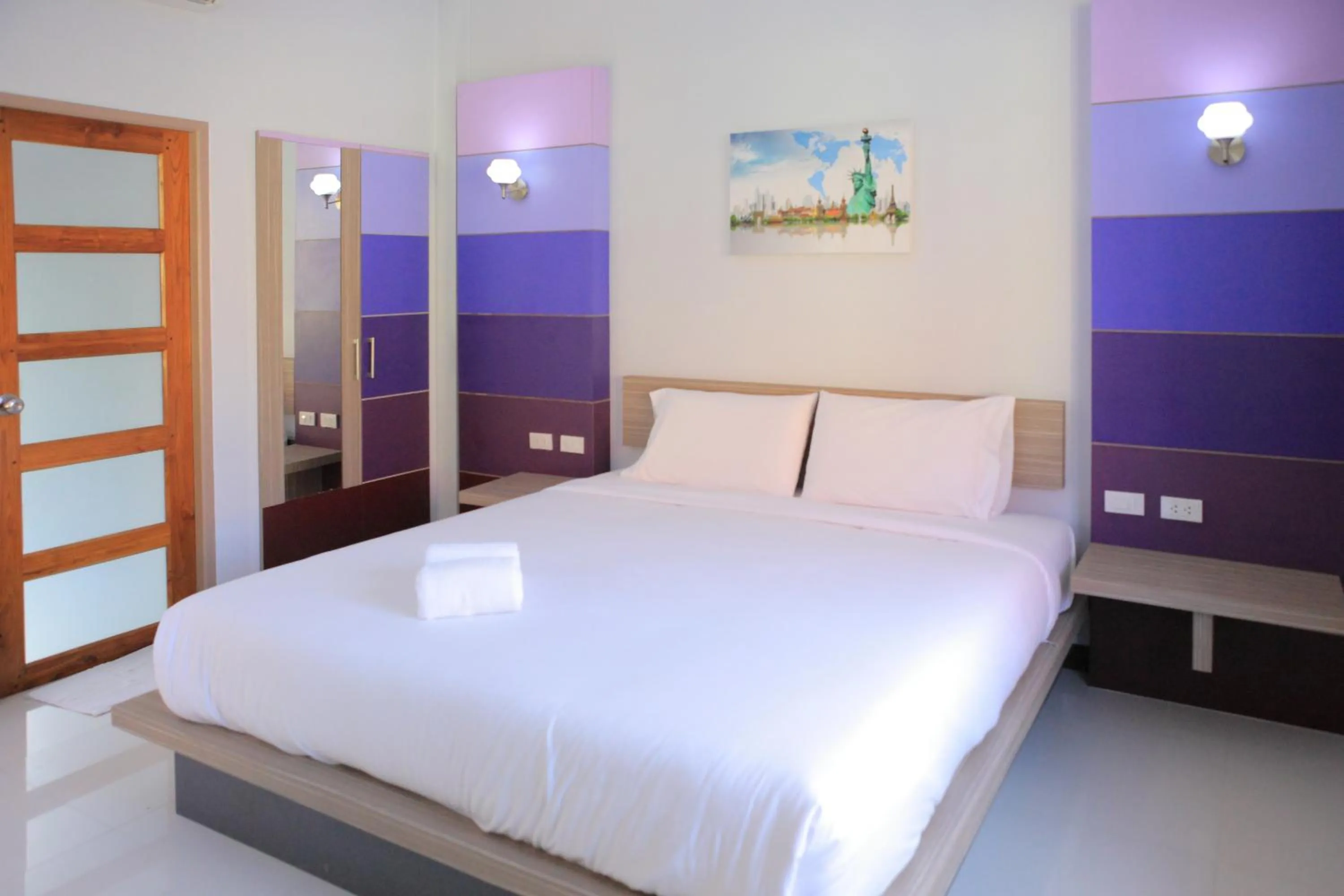 Bed in Pueanjai Resort and Restaurant