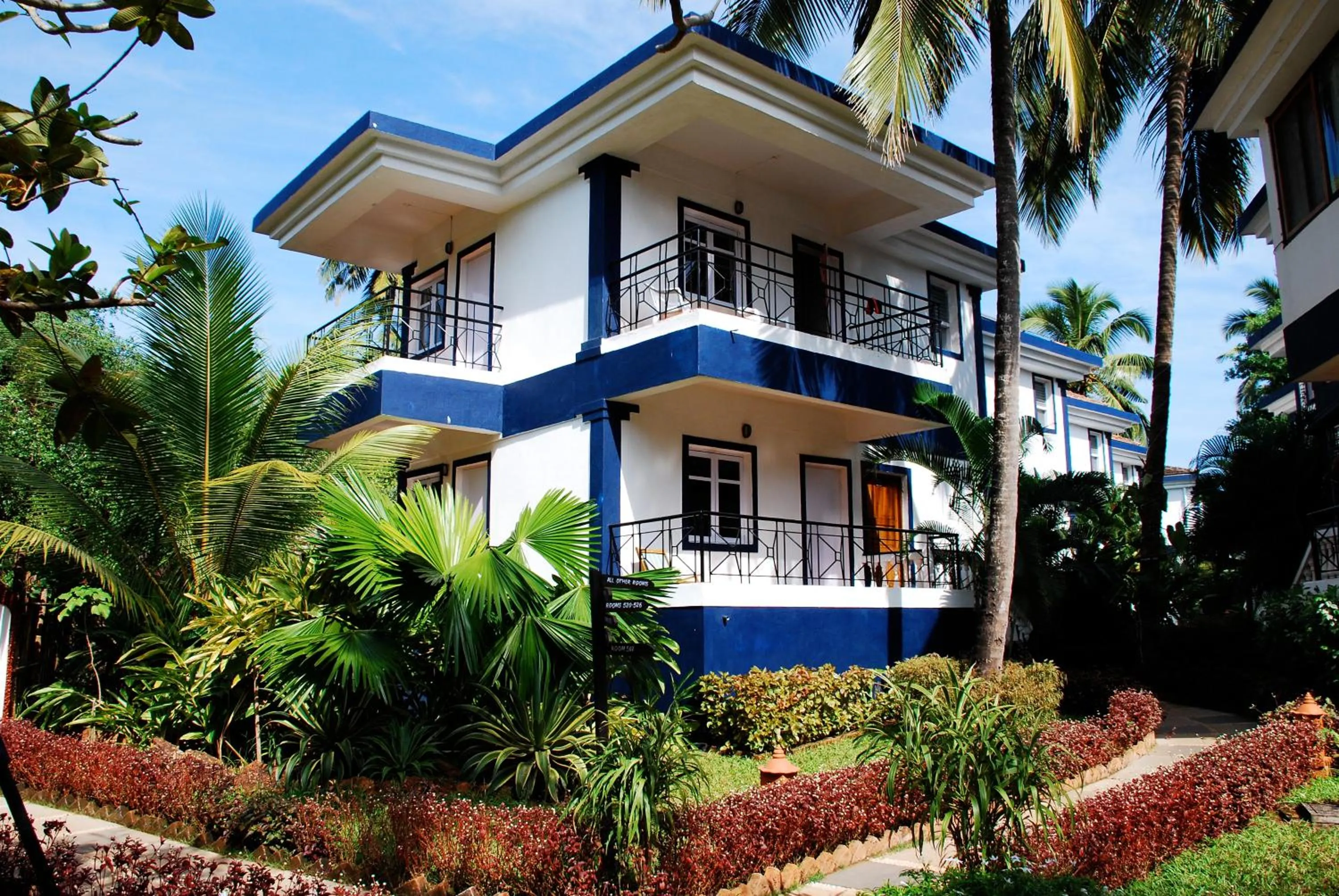 Facade/entrance in Santana Beach Resort
