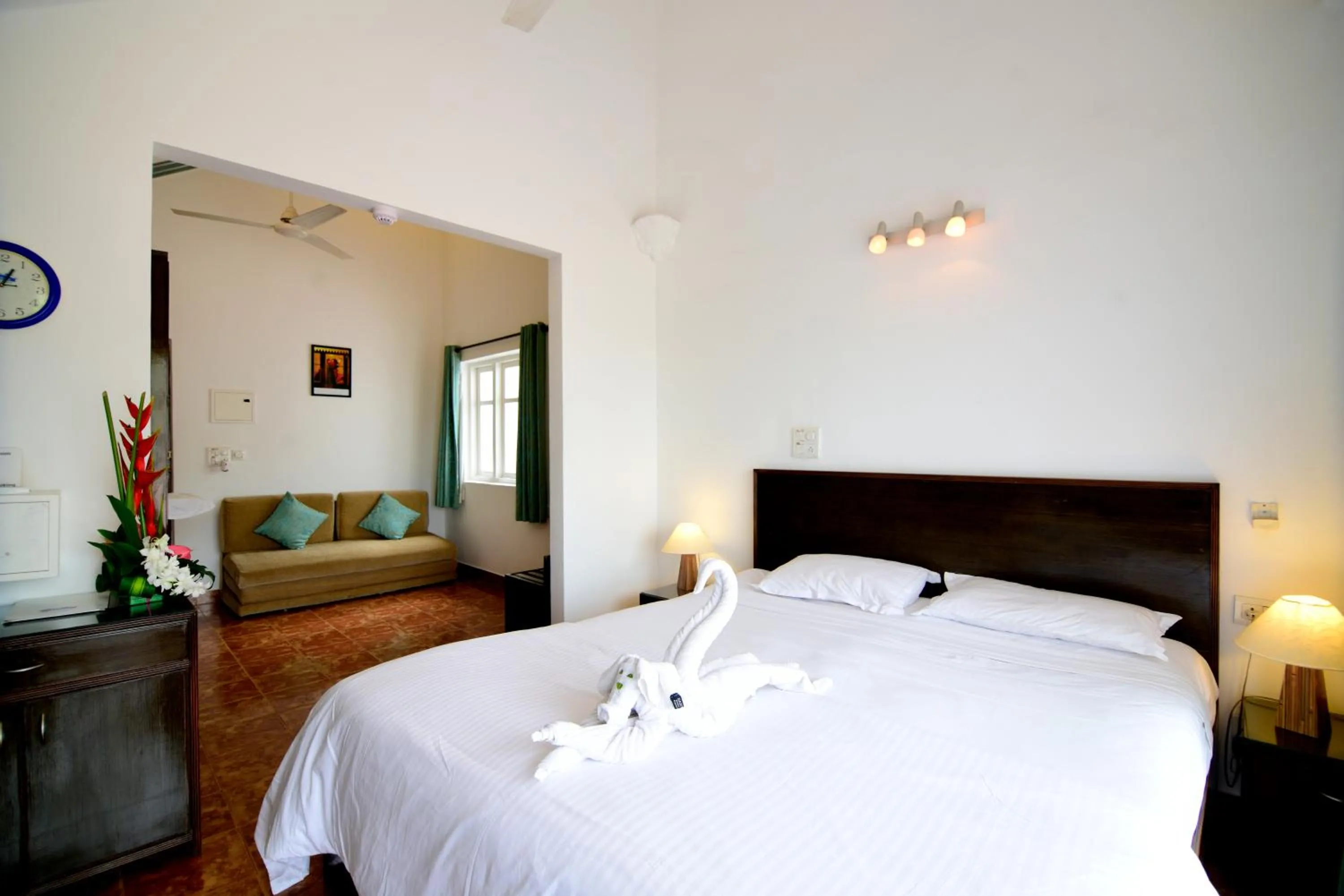 Photo of the whole room, Bed in Santana Beach Resort