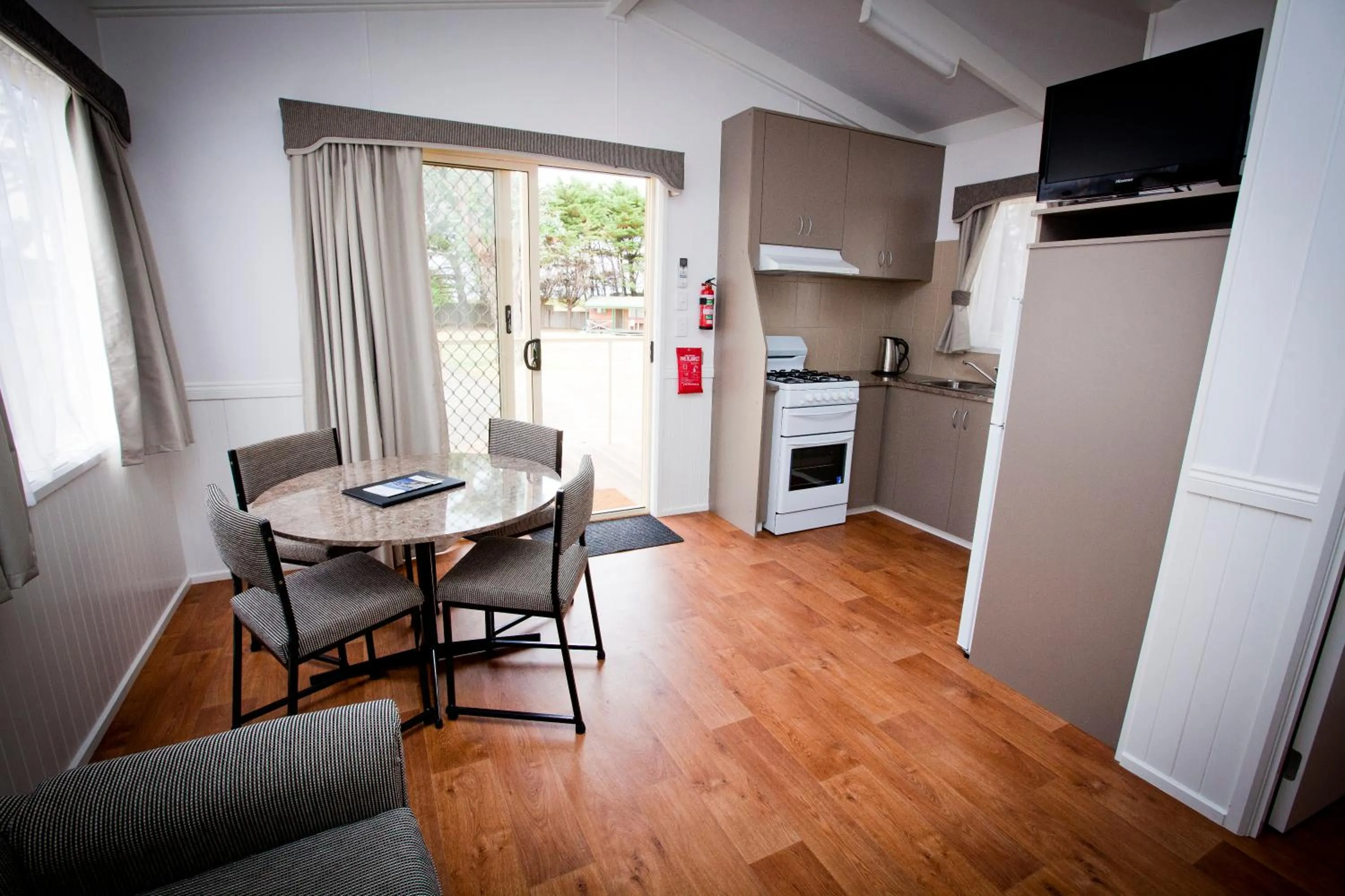 Kitchen or kitchenette in Gum Tree Caravan Park