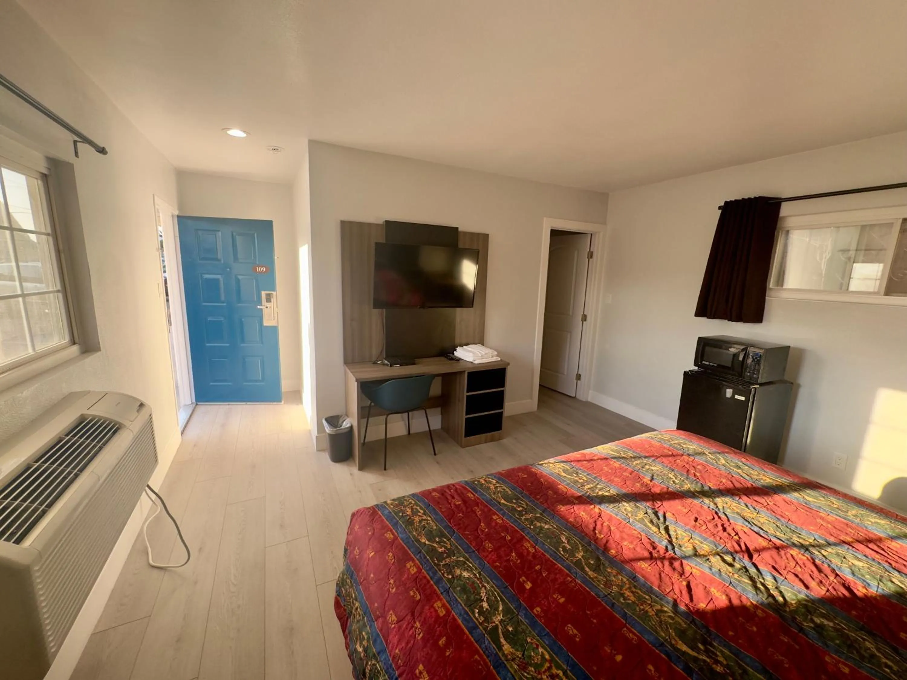 Bed in Keystone Motel