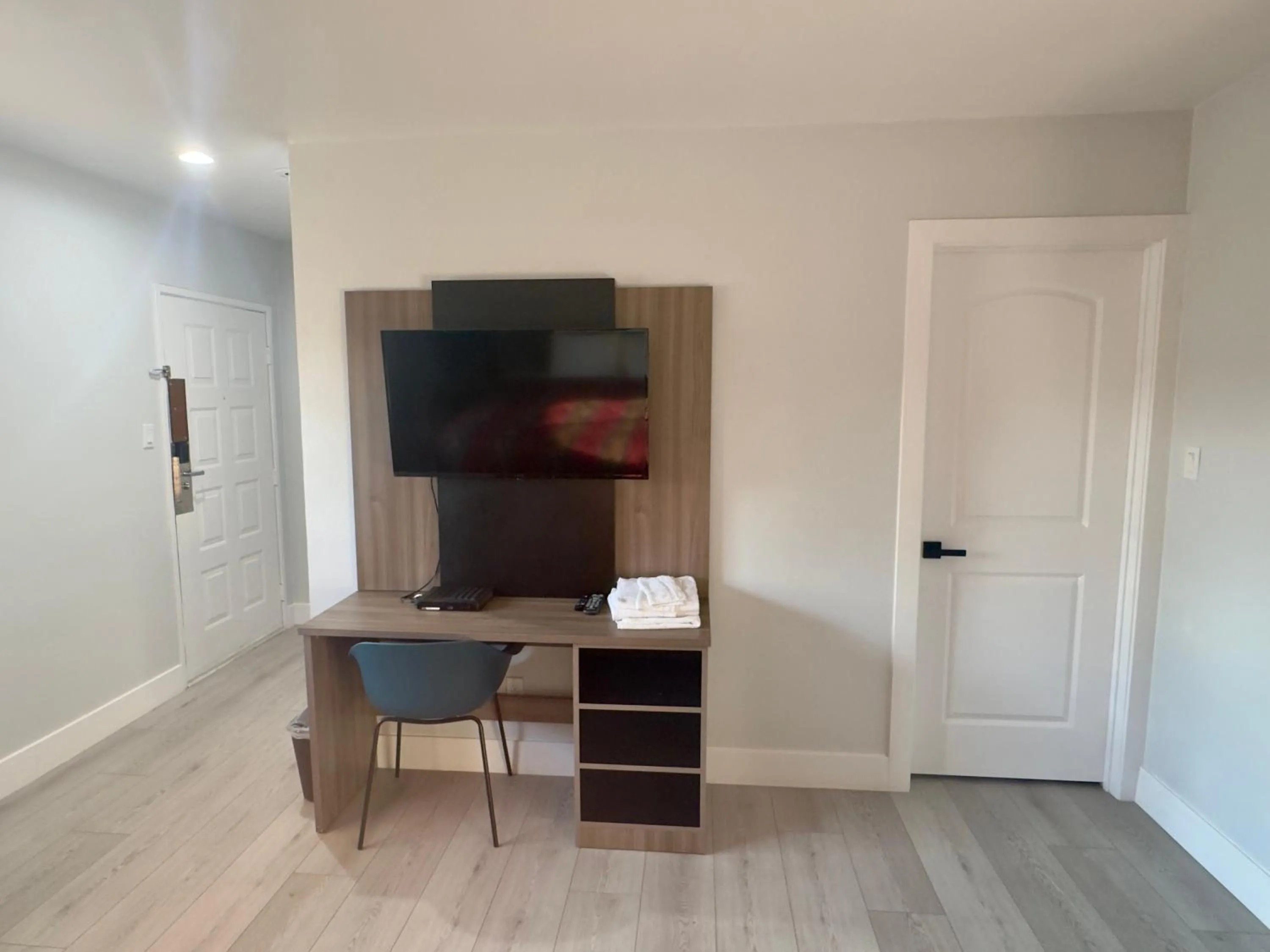 TV and multimedia in Keystone Motel