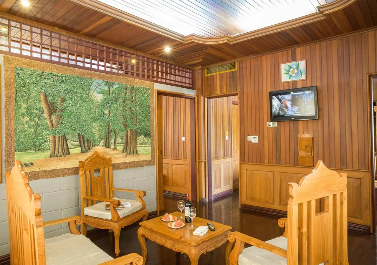 Communal lounge/ TV room in KMA NAYPYITAW Hotel