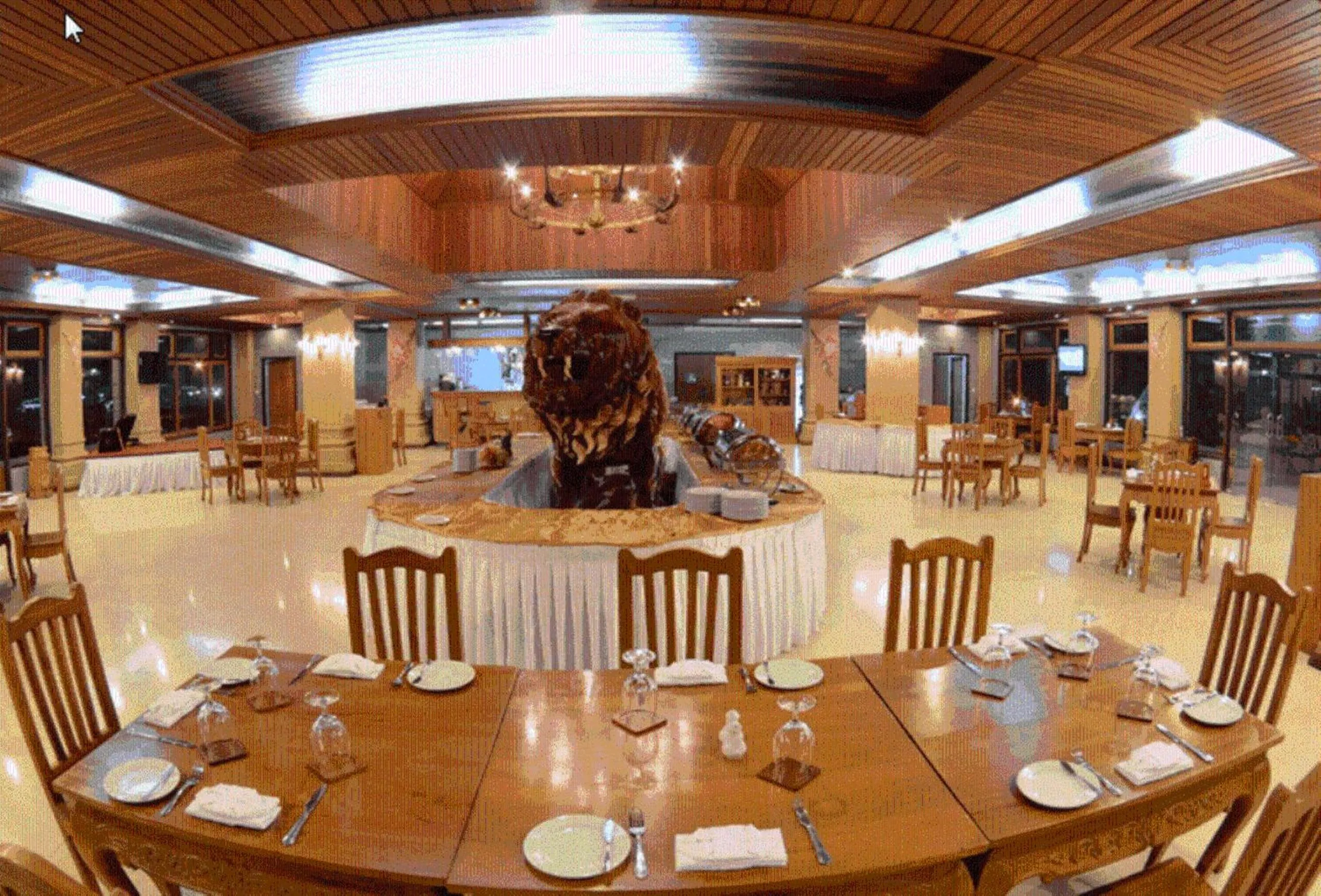 Restaurant/places to eat in KMA NAYPYITAW Hotel