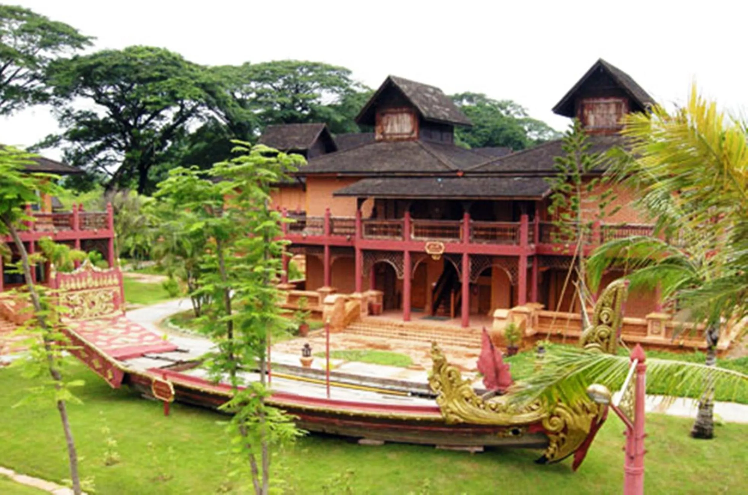 Facade/entrance in KMA Kaytumadi Hotel