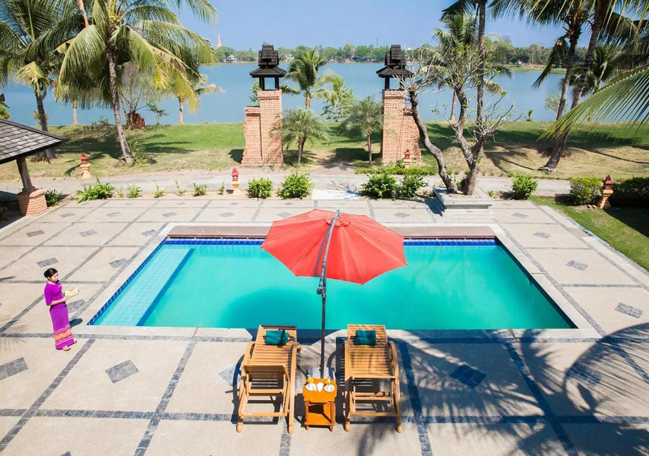 sunbed in KMA Kaytumadi Hotel