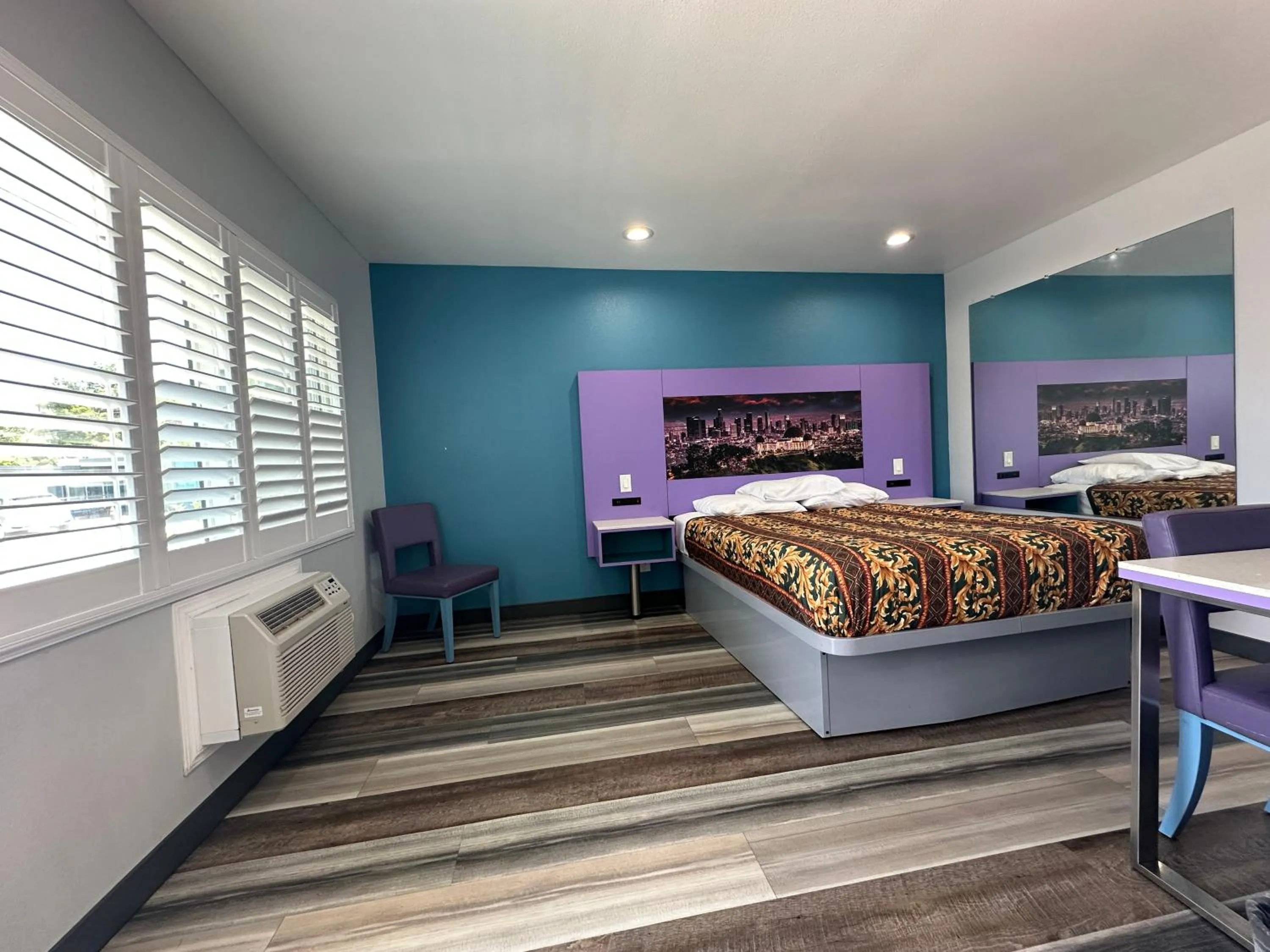 Bed in Fountain Inn Motel - Alhambra, Los Angeles