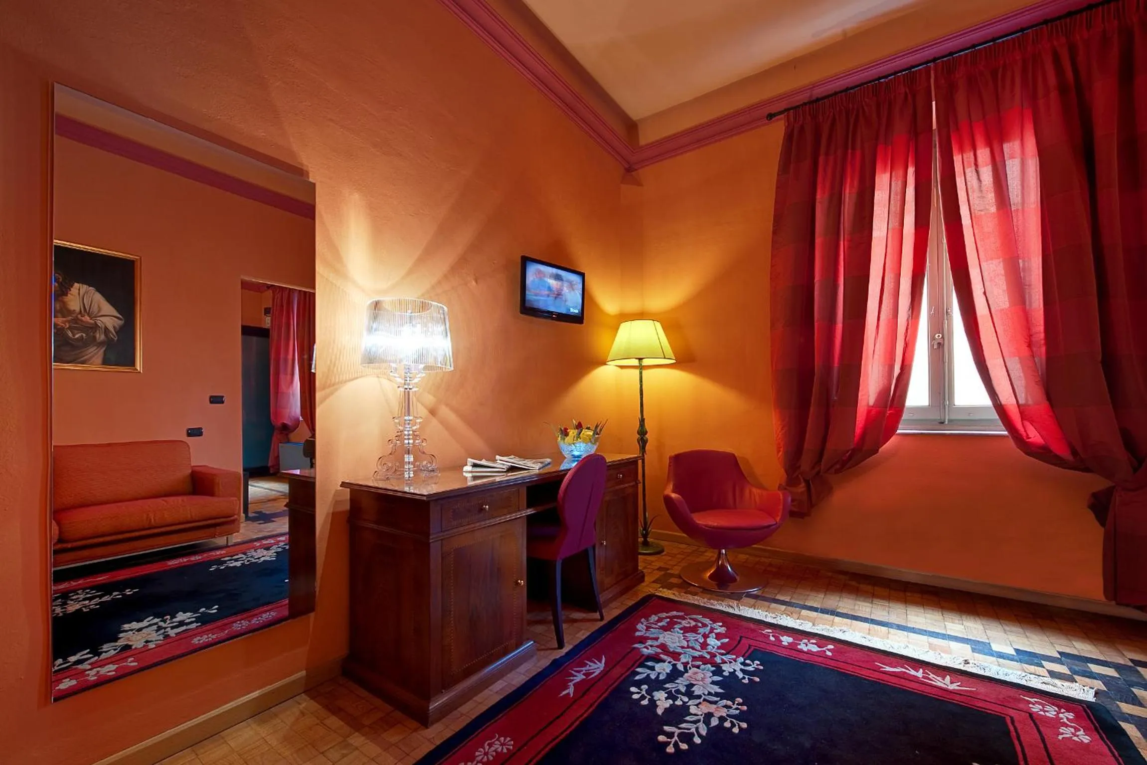 TV and multimedia in Grand Hotel Nizza Et Suisse