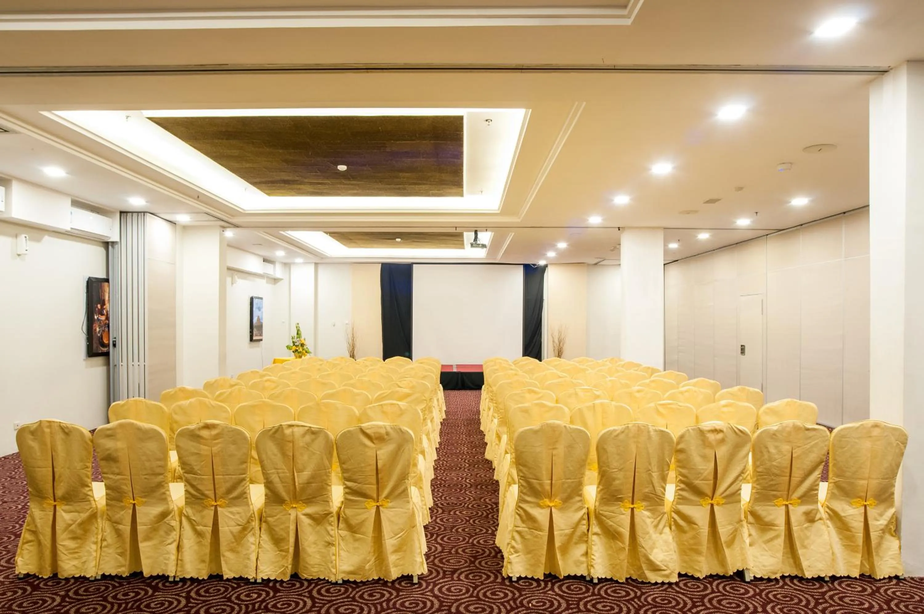 Meeting/conference room in HOM Hotel Kudus by Horison Group