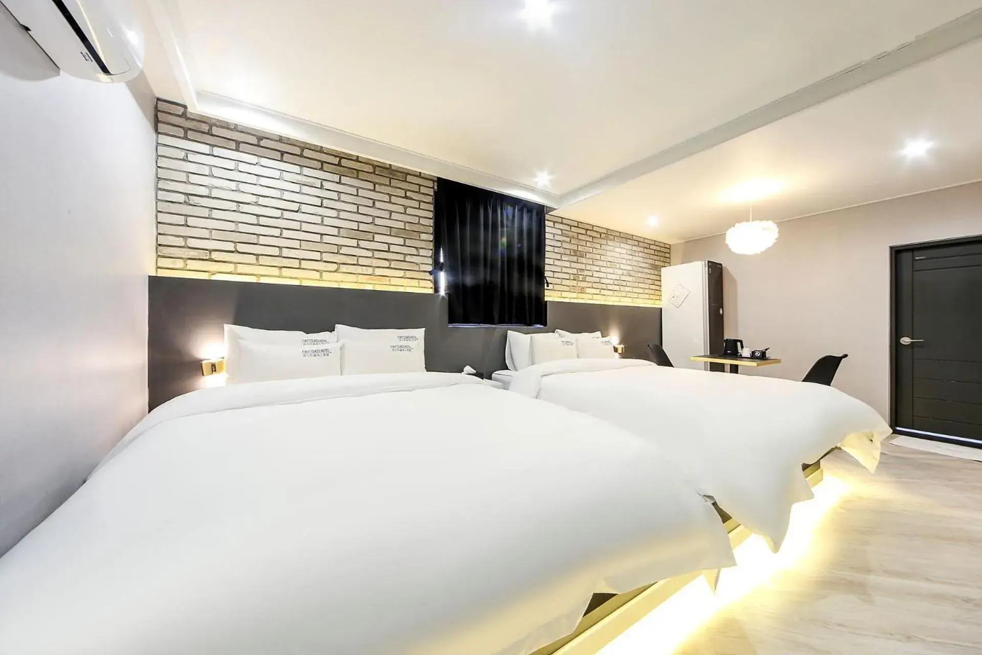 Large Twin Room in Masan First Class Hotel Large Twin Room in Masan First Class Hotel