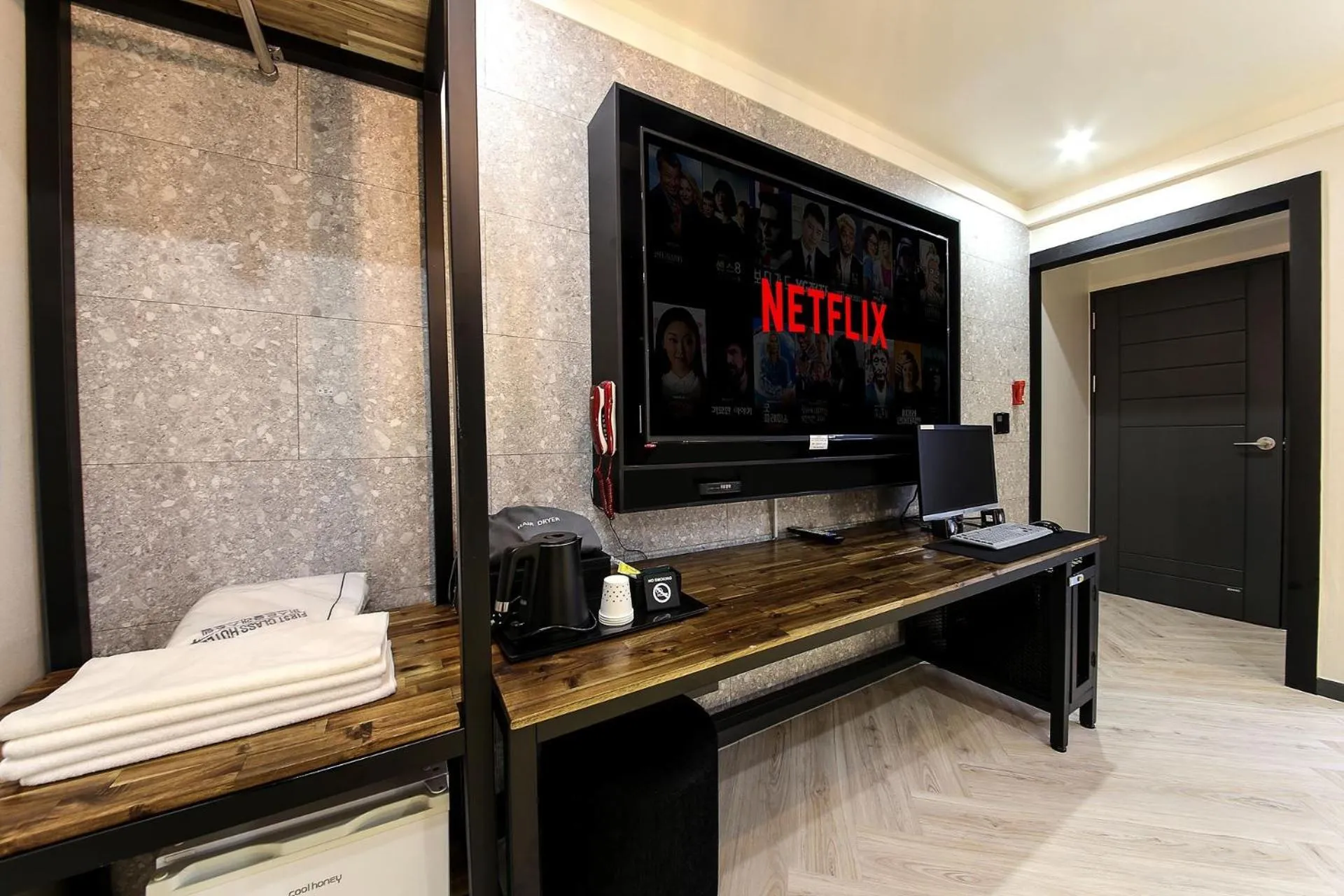 Bed in Masan First Class Hotel