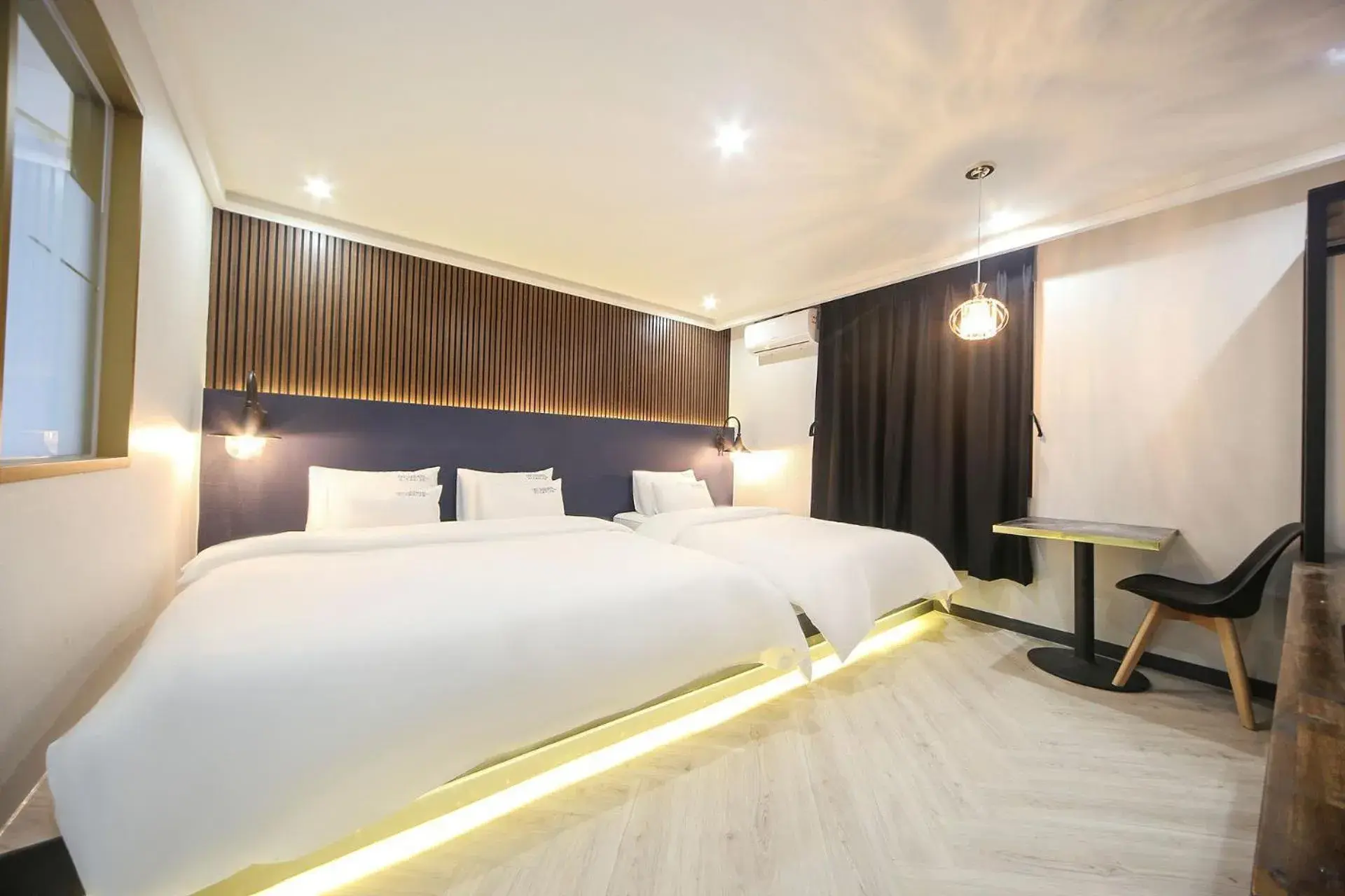 Deluxe Twin Room in Masan First Class Hotel Deluxe Twin Room in Masan First Class Hotel