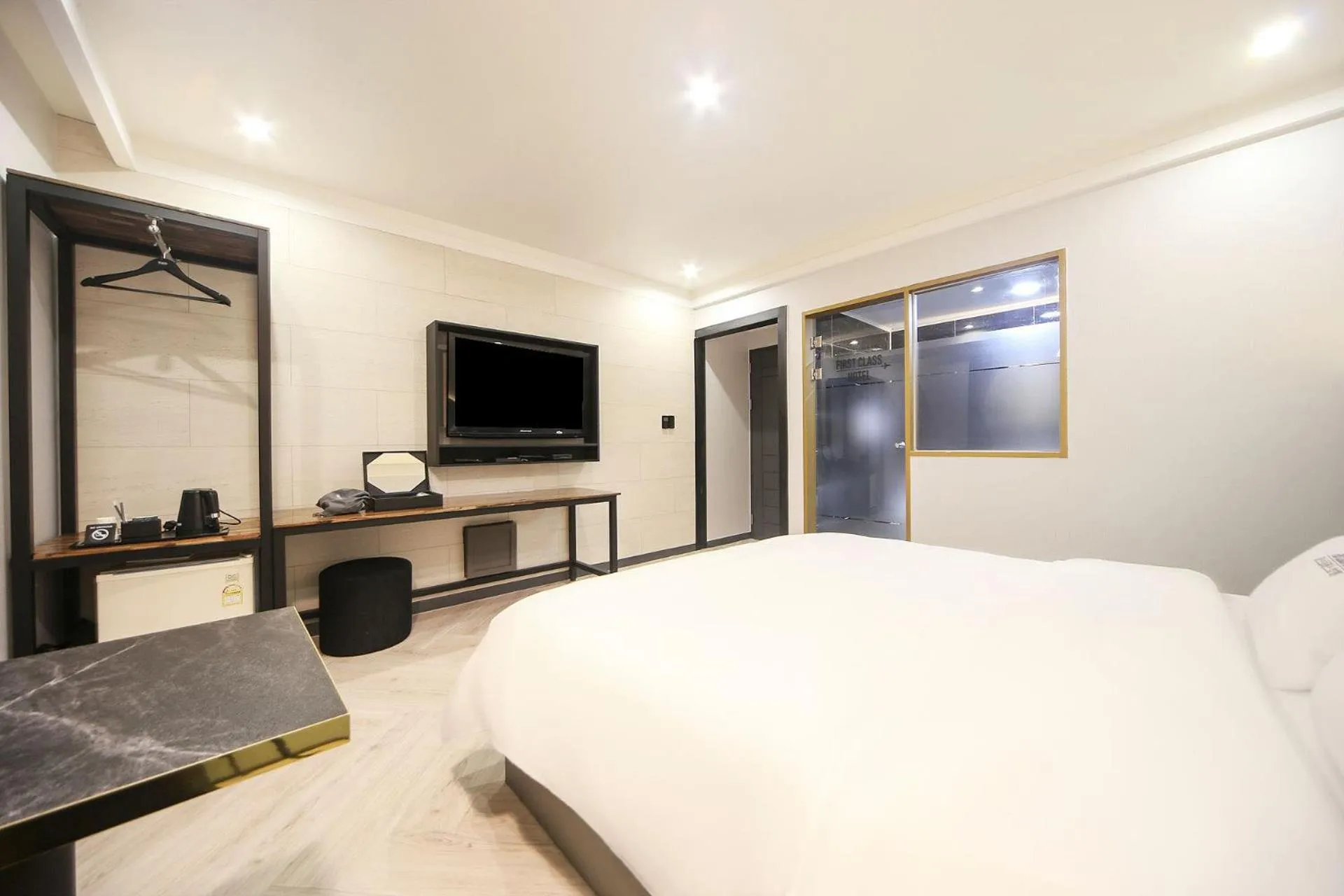 Bed in Masan First Class Hotel