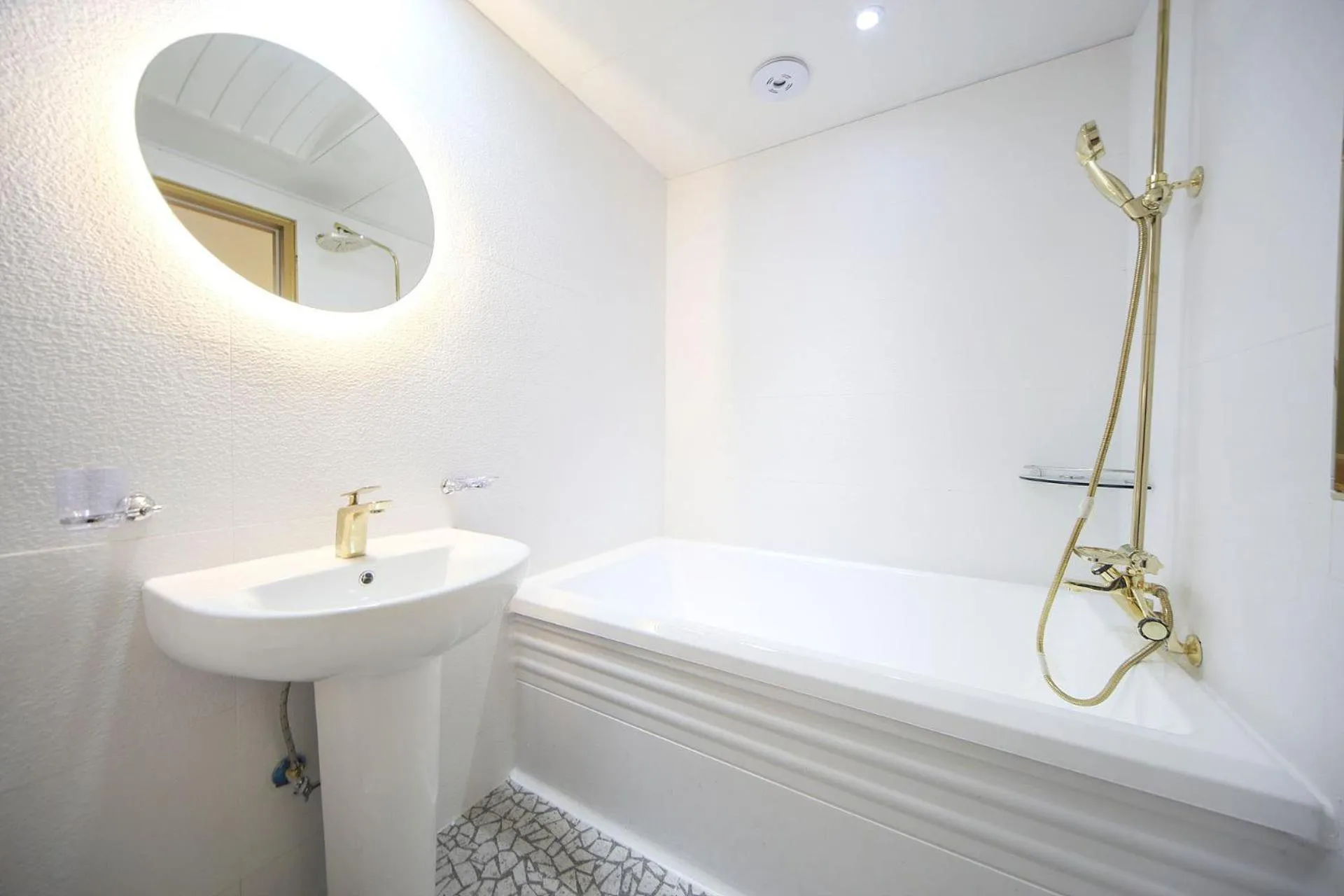 Masan First Class Hotel