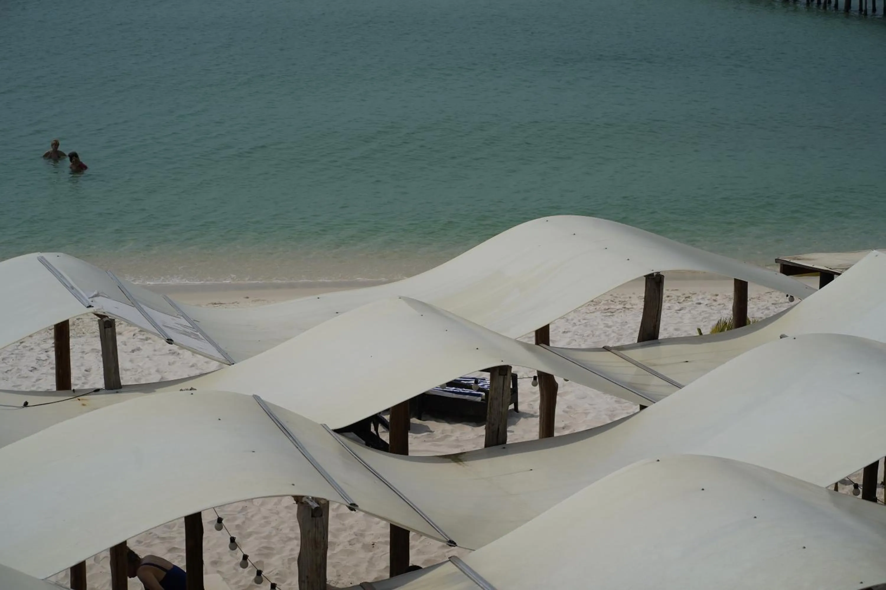 WHITE SAND ARK RESORT