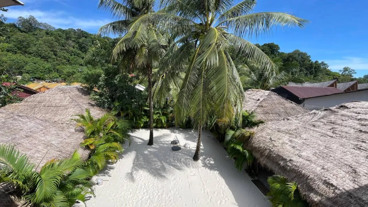 WHITE SAND ARK RESORT