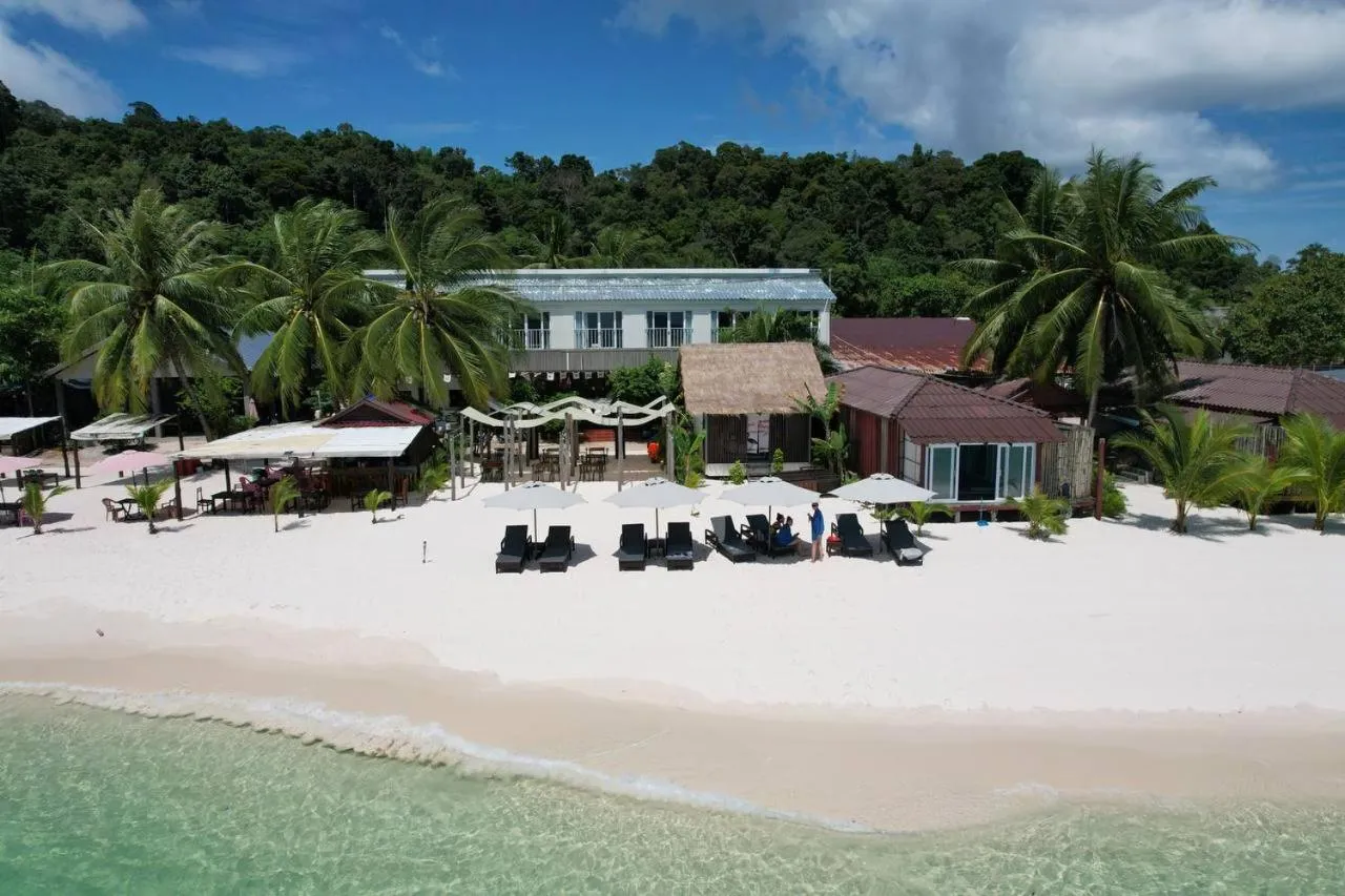 Beach in WHITE SAND ARK RESORT
