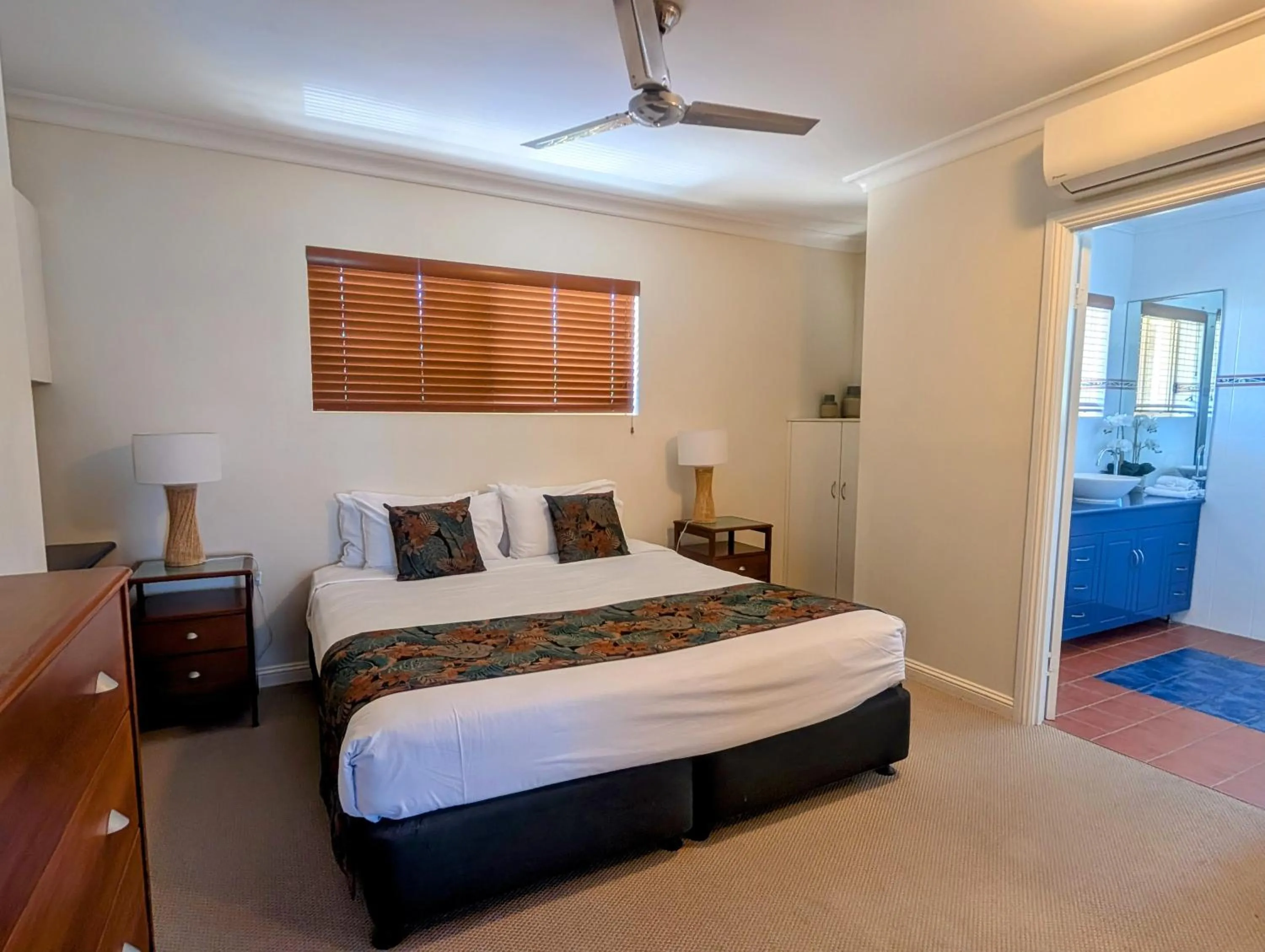Bed in Rose Bay Resort