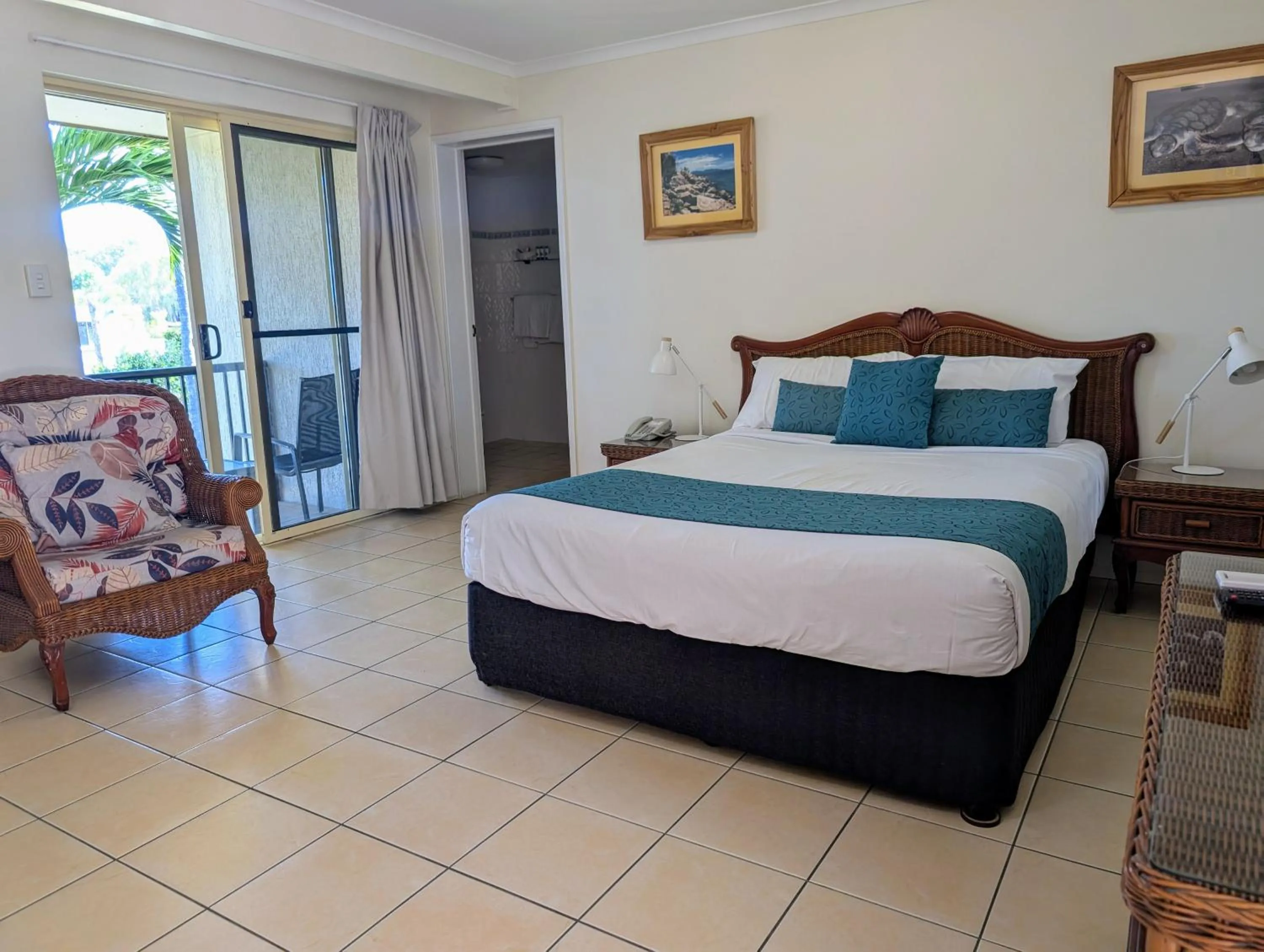 Bed in Rose Bay Resort