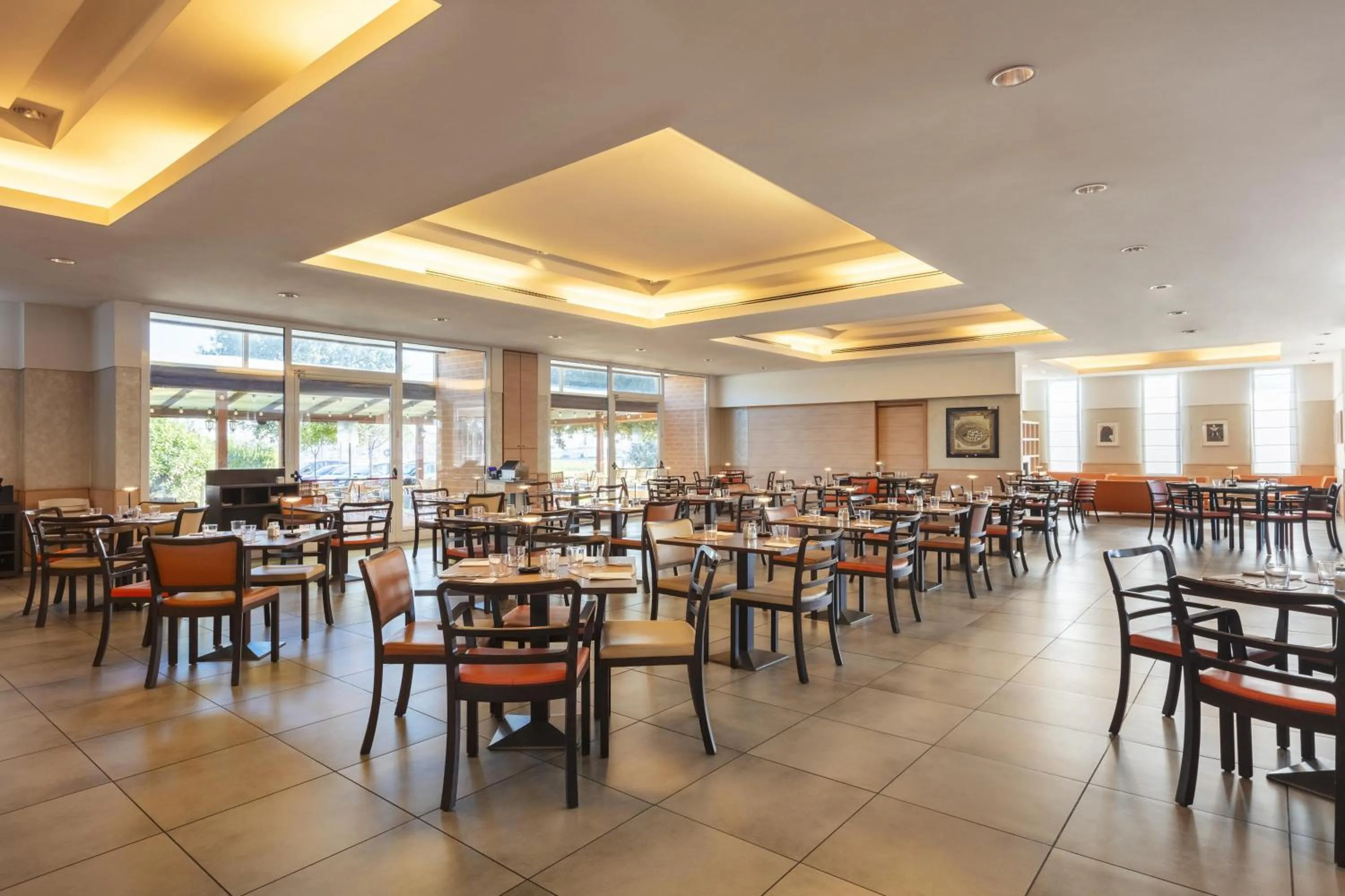 Restaurant/places to eat in Hilton Garden Inn Rome Airport