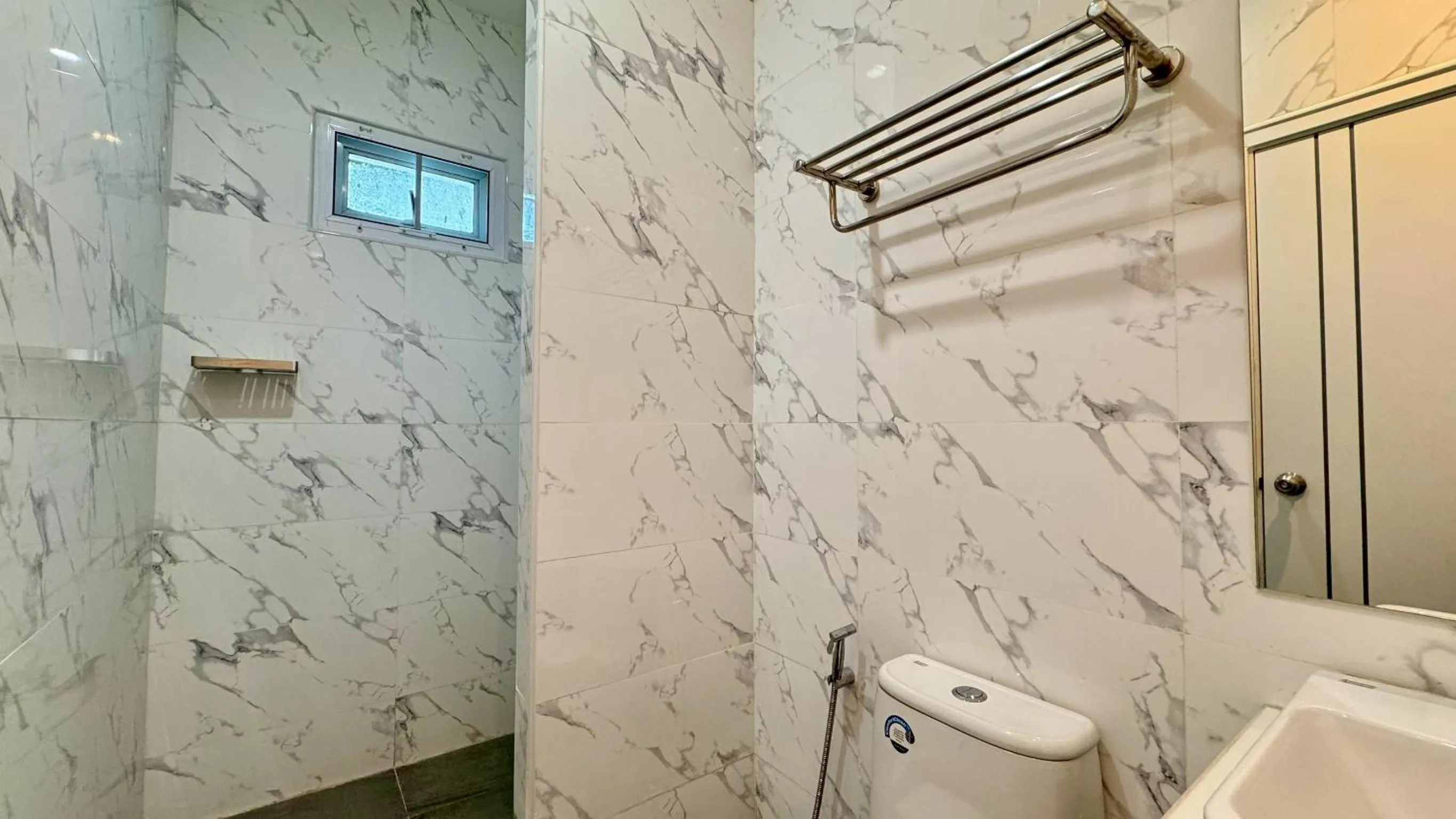 Shower in Baan Suan Khun Ta and Golf Resort