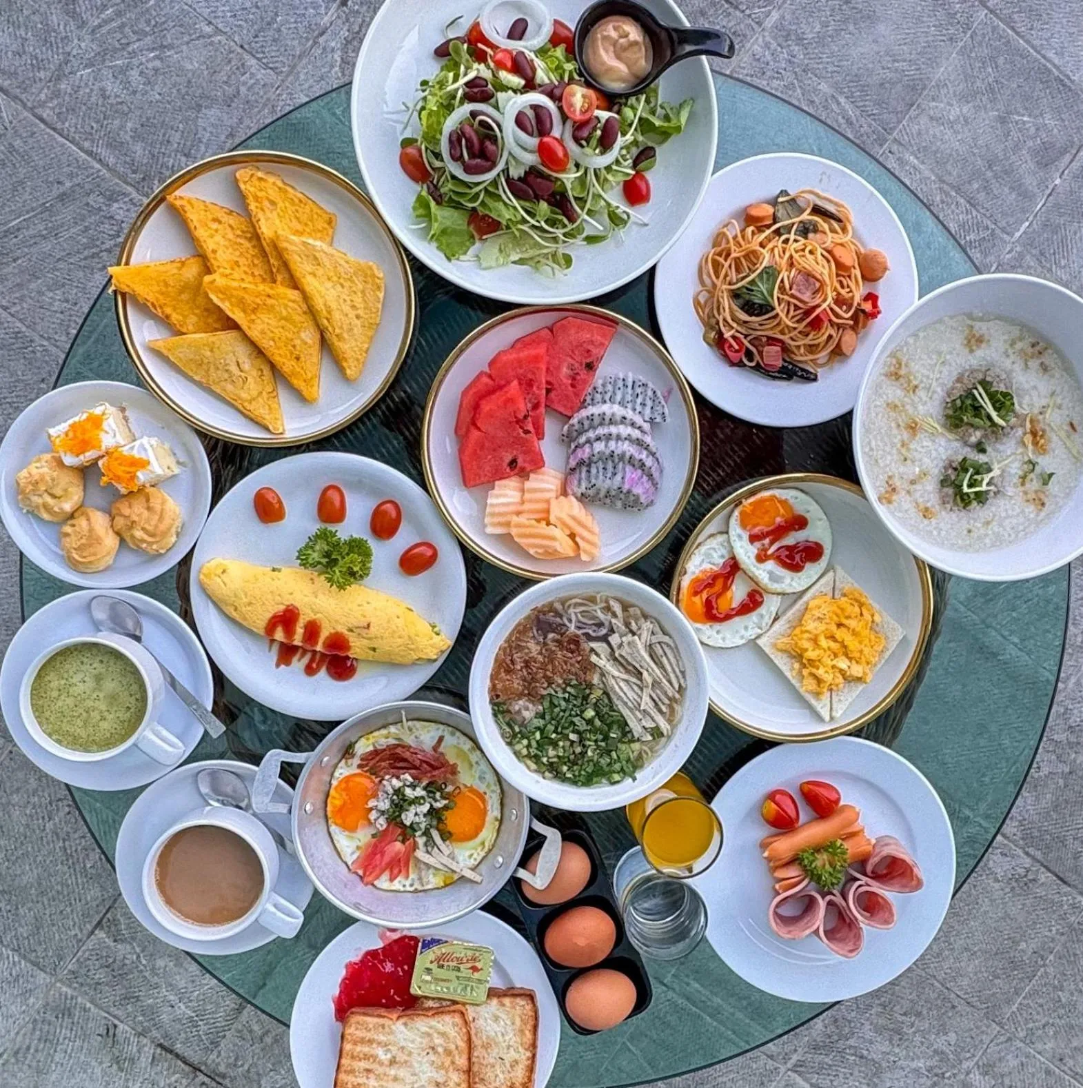 Buffet breakfast in Baan Suan Khun Ta and Golf Resort