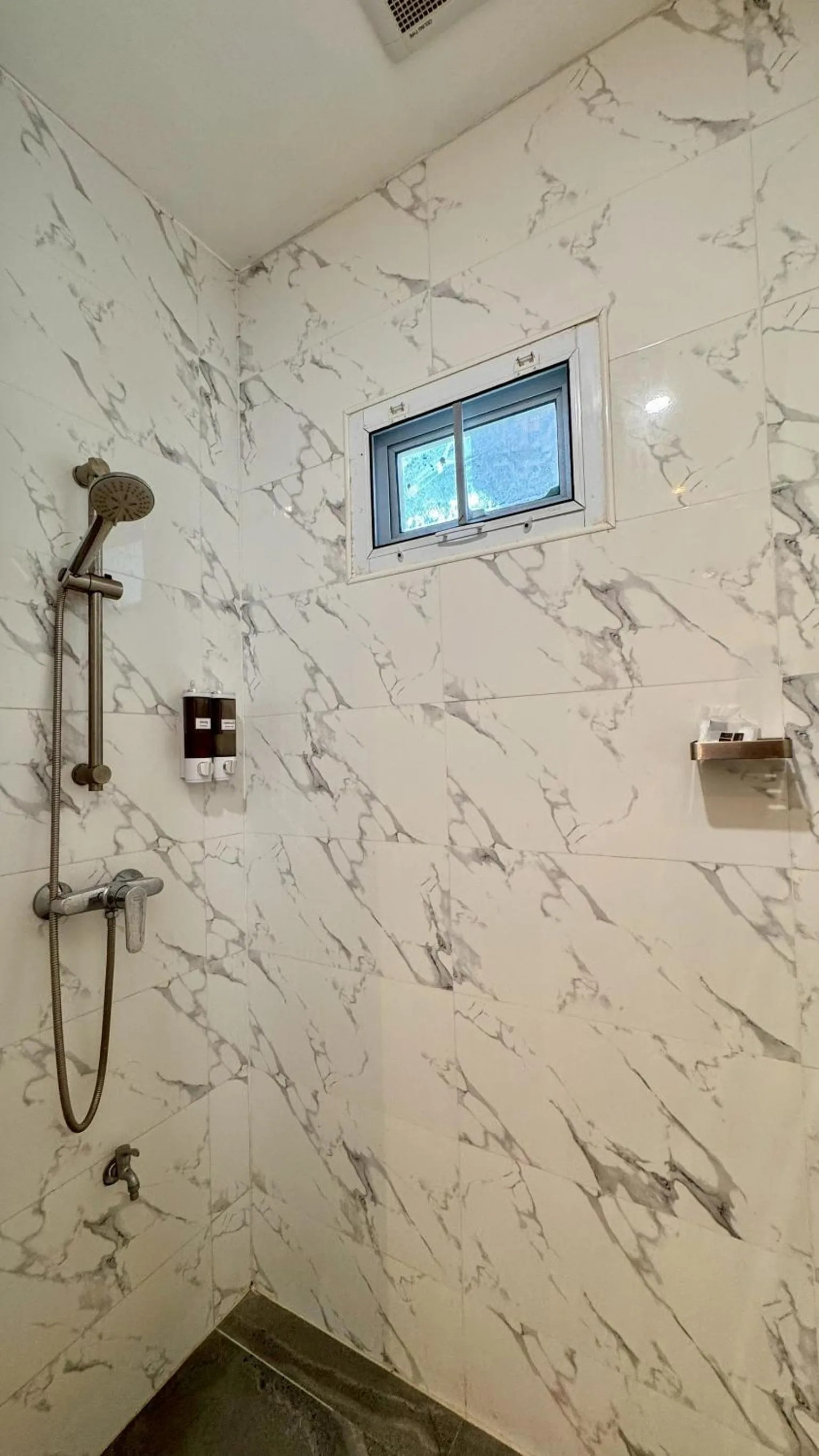 Shower in Baan Suan Khun Ta and Golf Resort