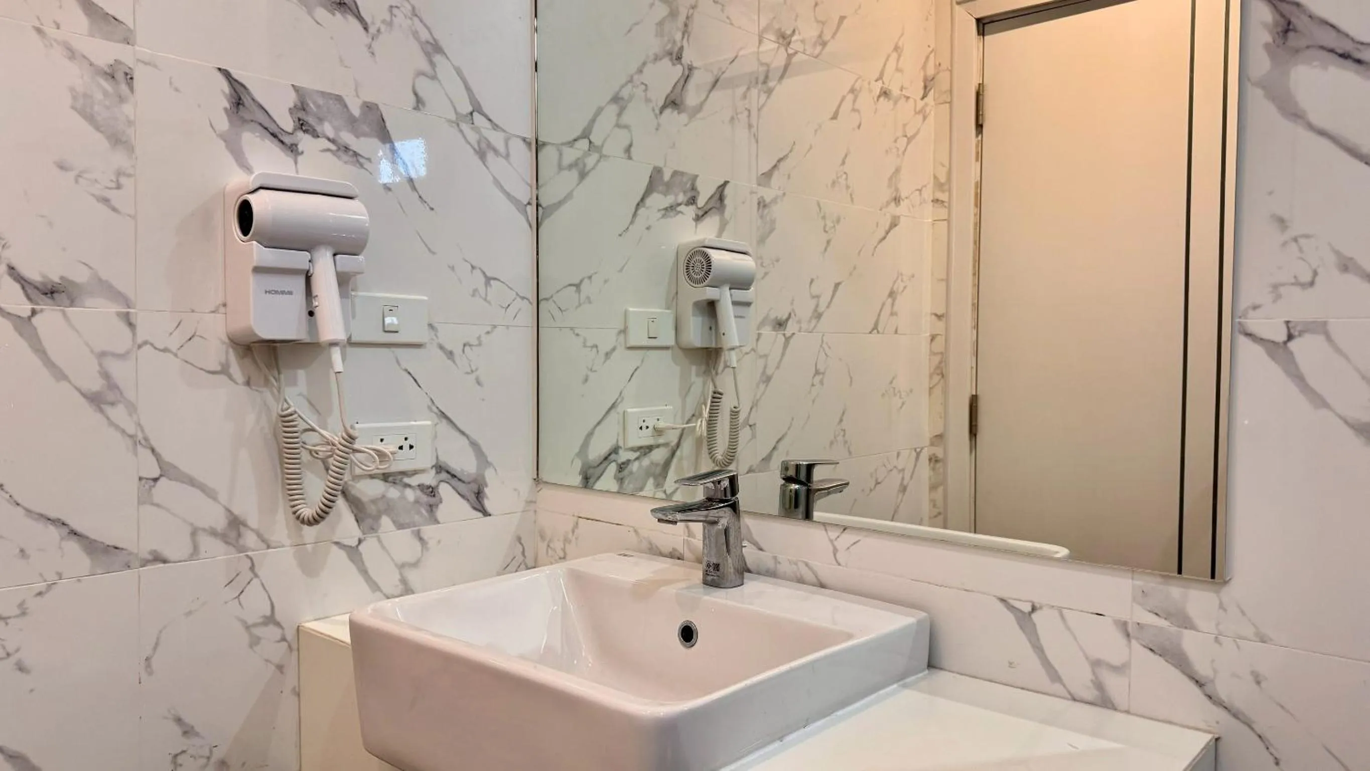 Bathroom in Baan Suan Khun Ta and Golf Resort