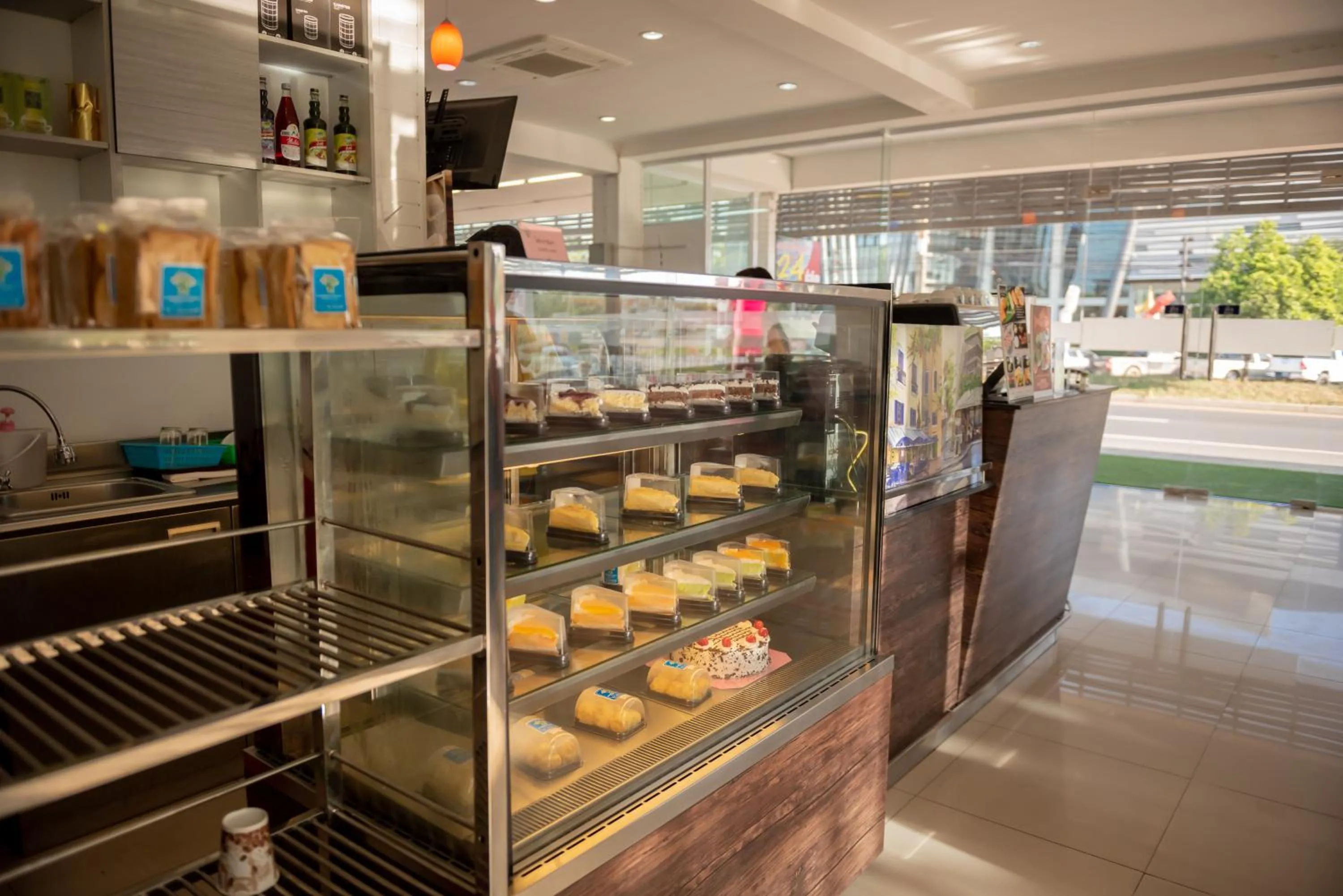 Restaurant/places to eat in Baan Suan Khun Ta and Golf Resort