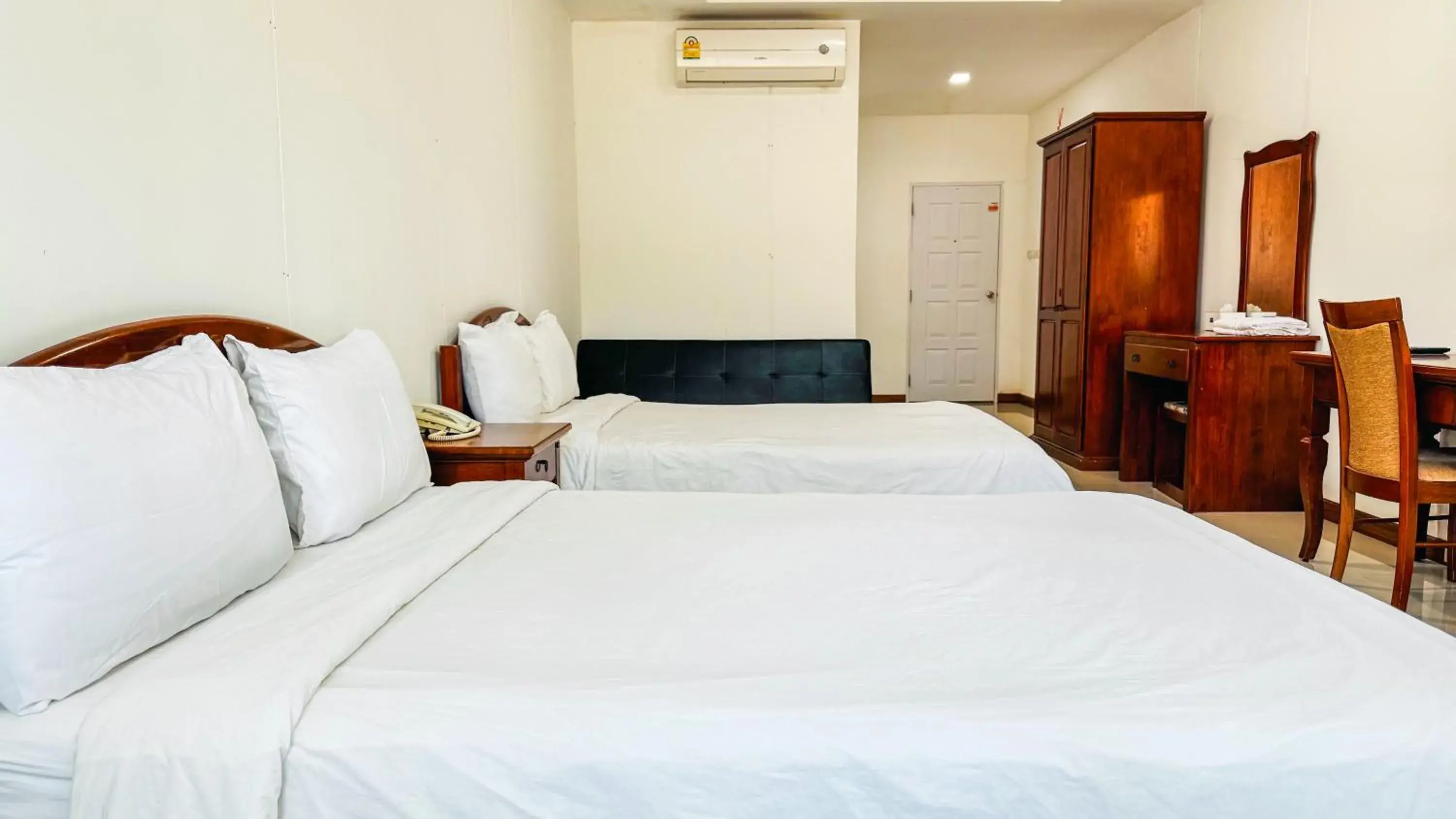 Standard Queen Room with Two Queen Beds in Baan Suan Khun Ta and Golf Resort Standard Queen Room with Two Queen Beds in Baan Suan Khun Ta and Golf Resort