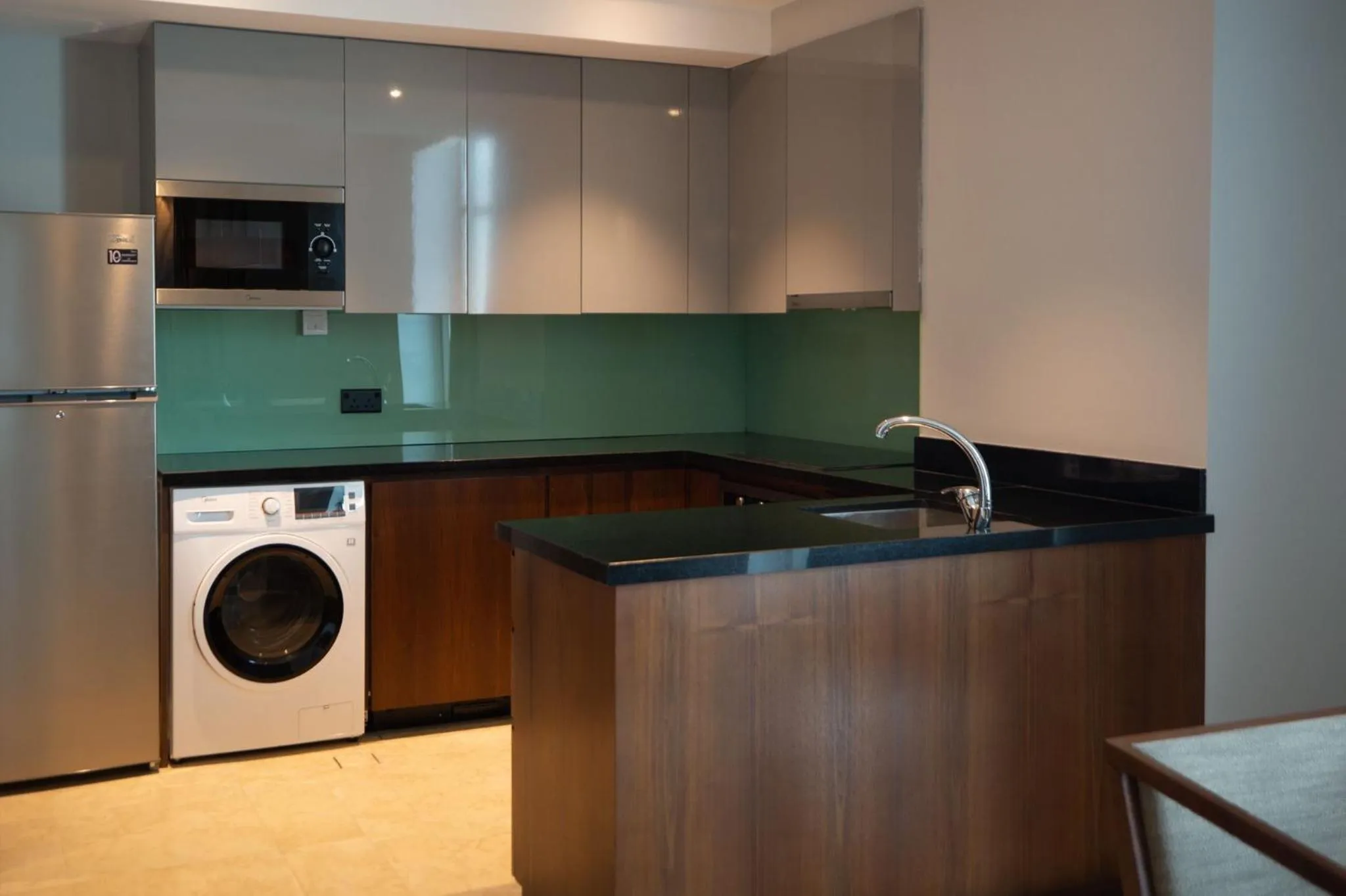 Kitchen or kitchenette in The Seven Hotel