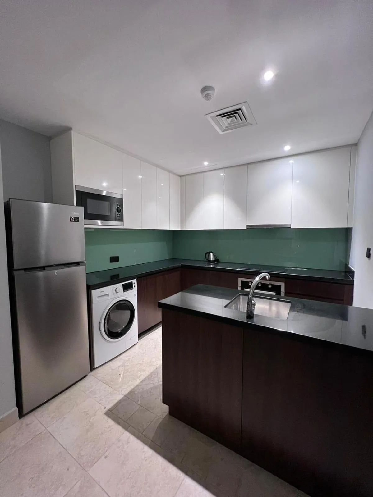 Kitchen or kitchenette in The Seven Hotel