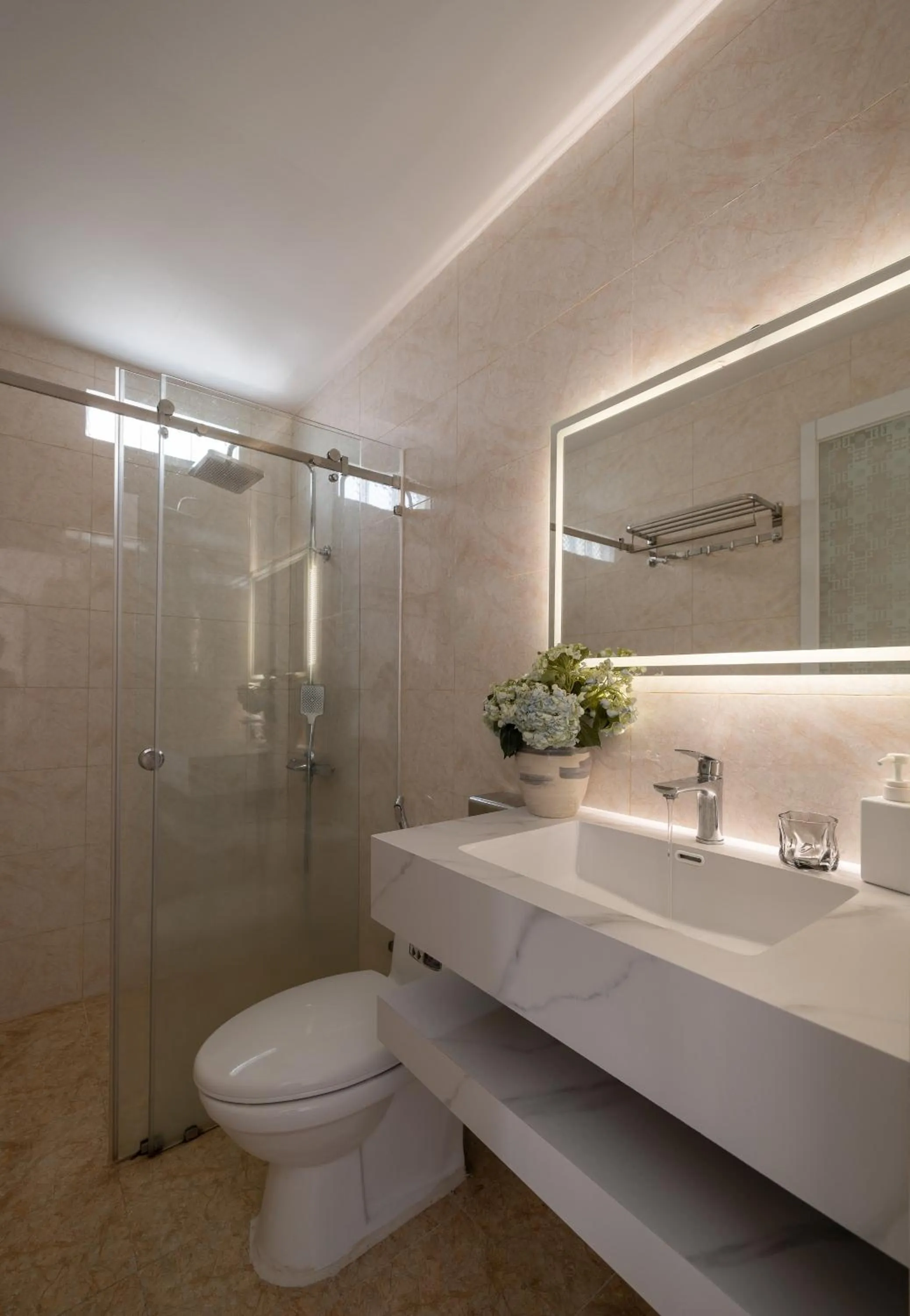 Bathroom in The Cozy Inn Hotel Ho Chi Minh