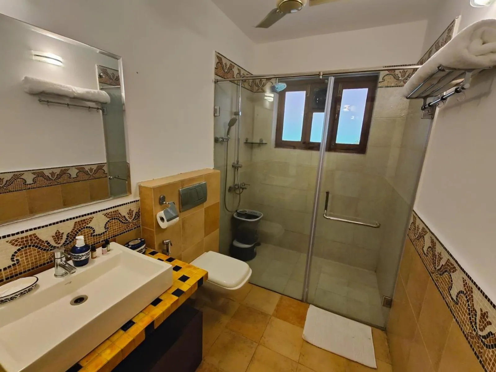 Shower in La Sunila suites Baga by WSI