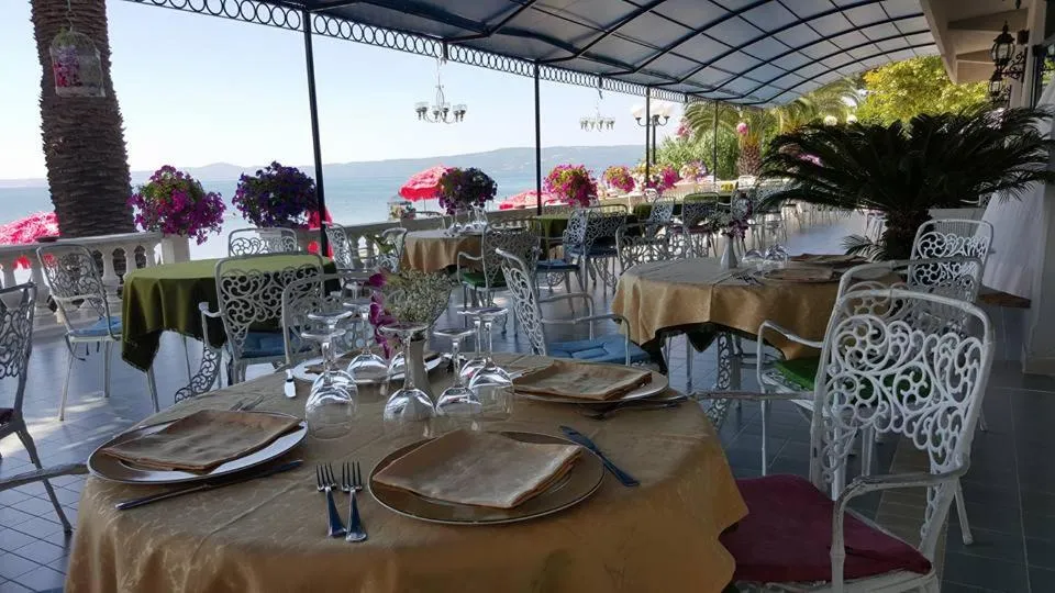 Lunch in Hotel Lido - Beach and Palace