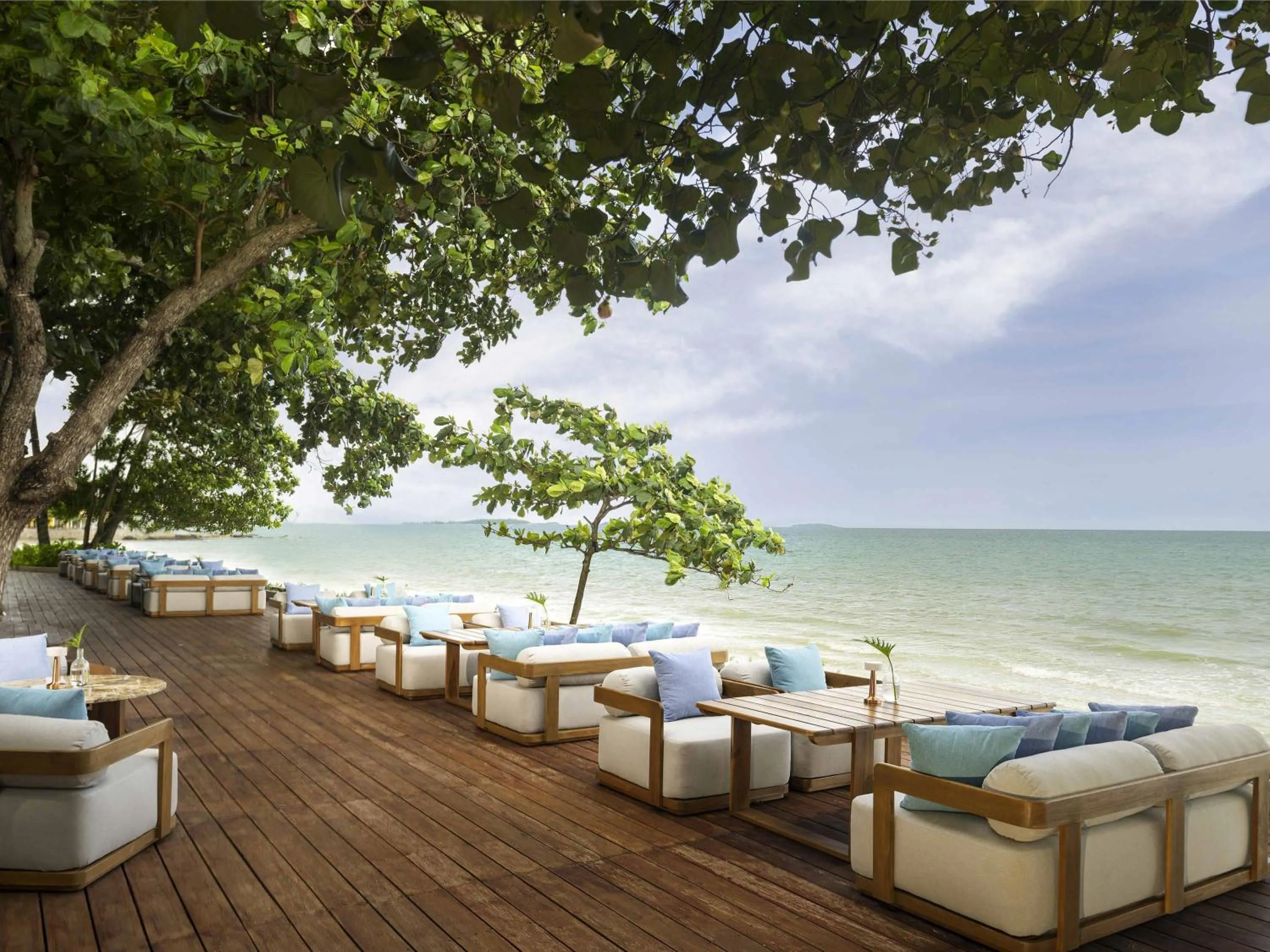 Restaurant/places to eat in Mercure Rayong Lomtalay Villas & Resort