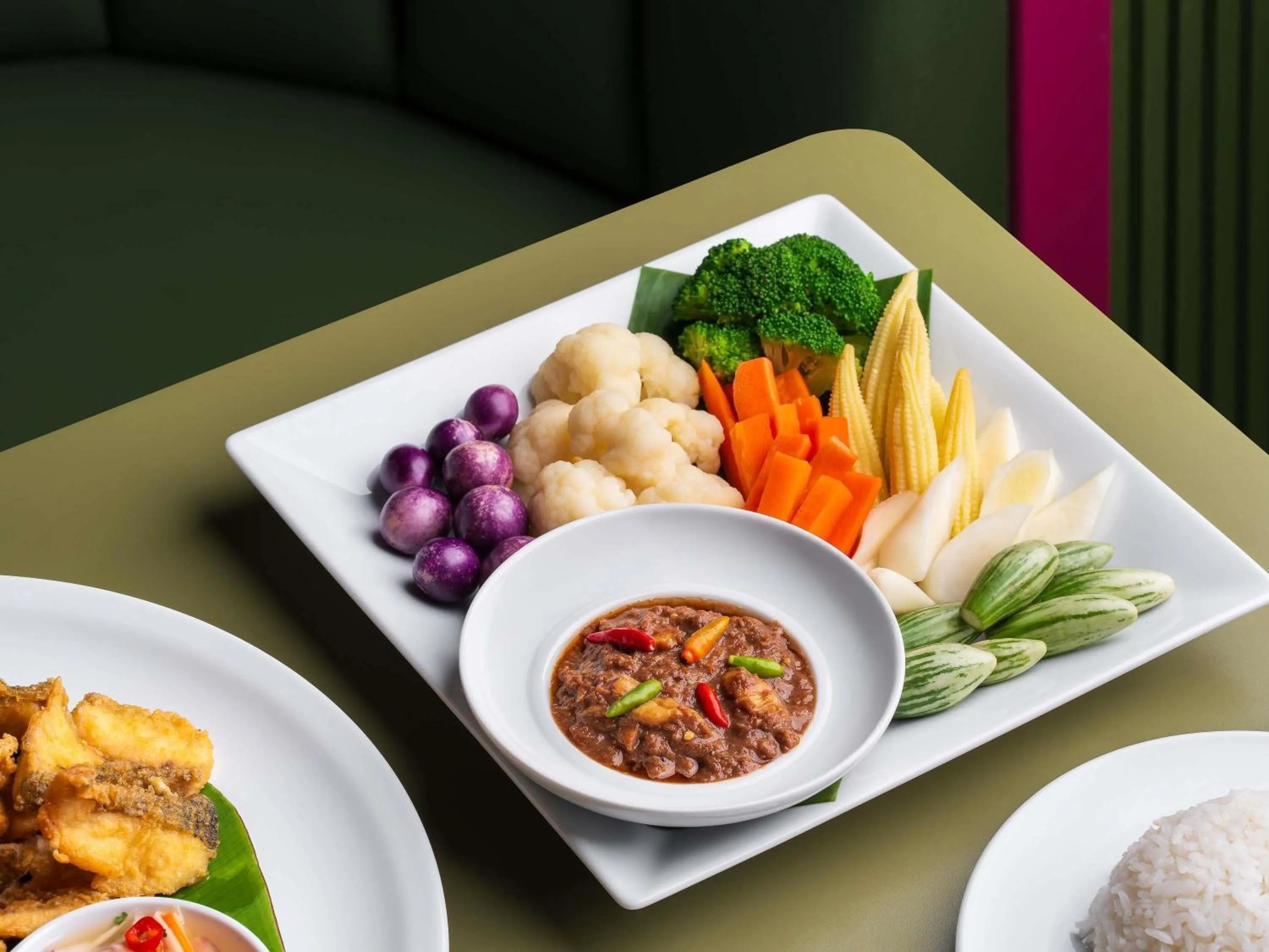 Restaurant/places to eat in Mercure Rayong Lomtalay Villas & Resort