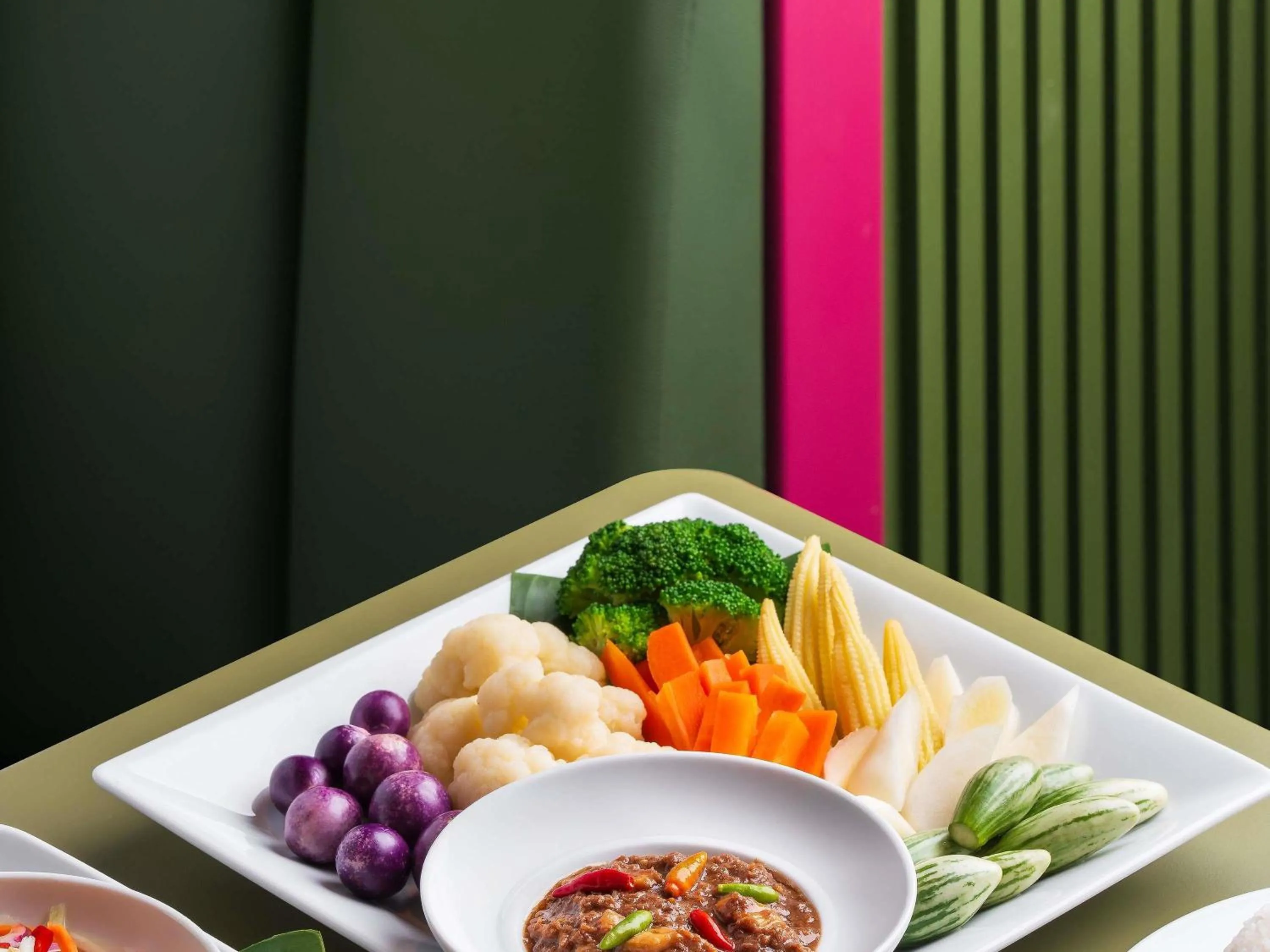 Restaurant/places to eat in Mercure Rayong Lomtalay Villas & Resort