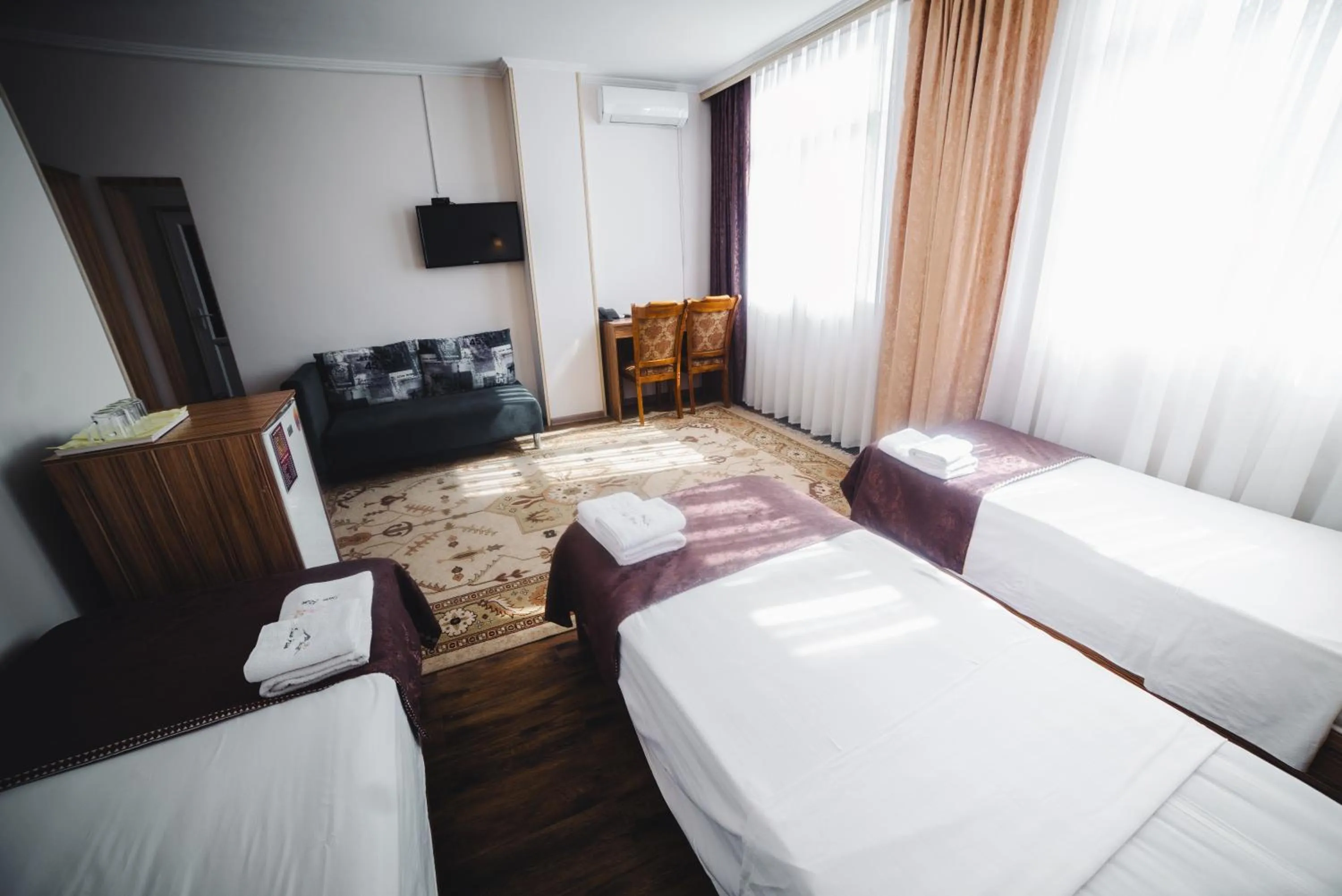 Photo of the whole room, Bed in Sunrise Osh