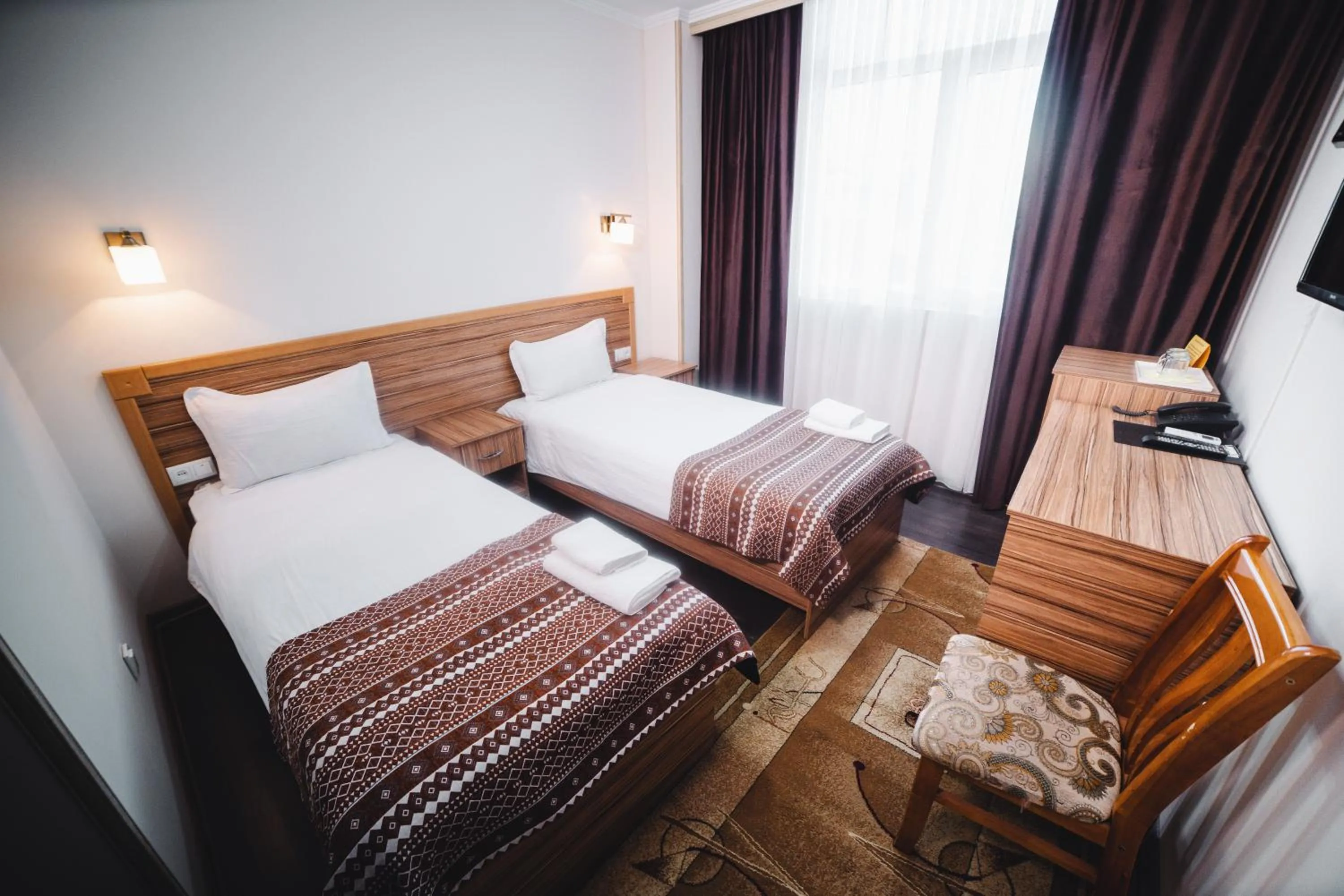 Photo of the whole room, Bed in Sunrise Osh