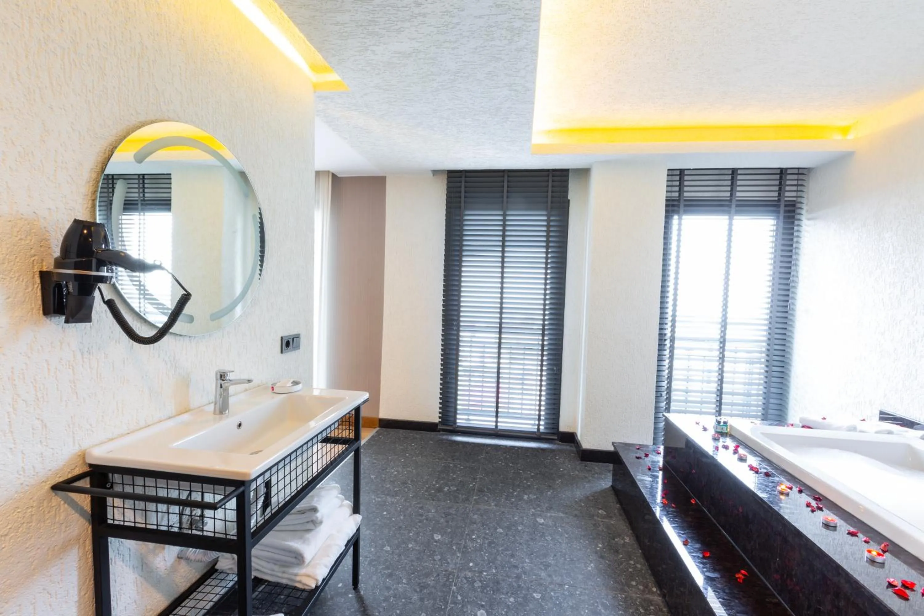 Bathroom, Bed in NEHİR OTEL