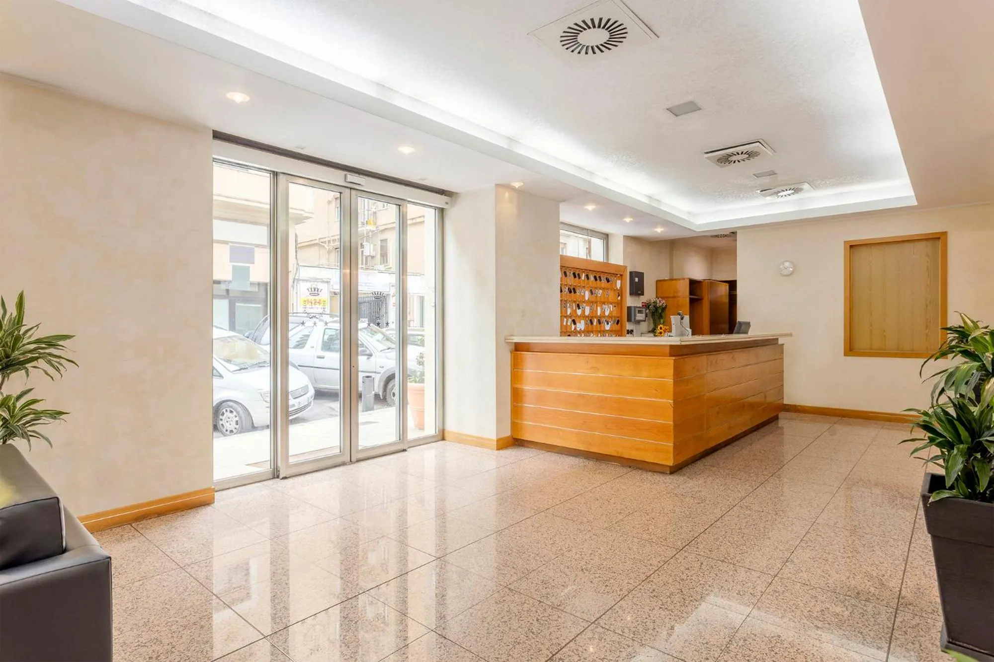 Lobby or reception in Crisol Europa