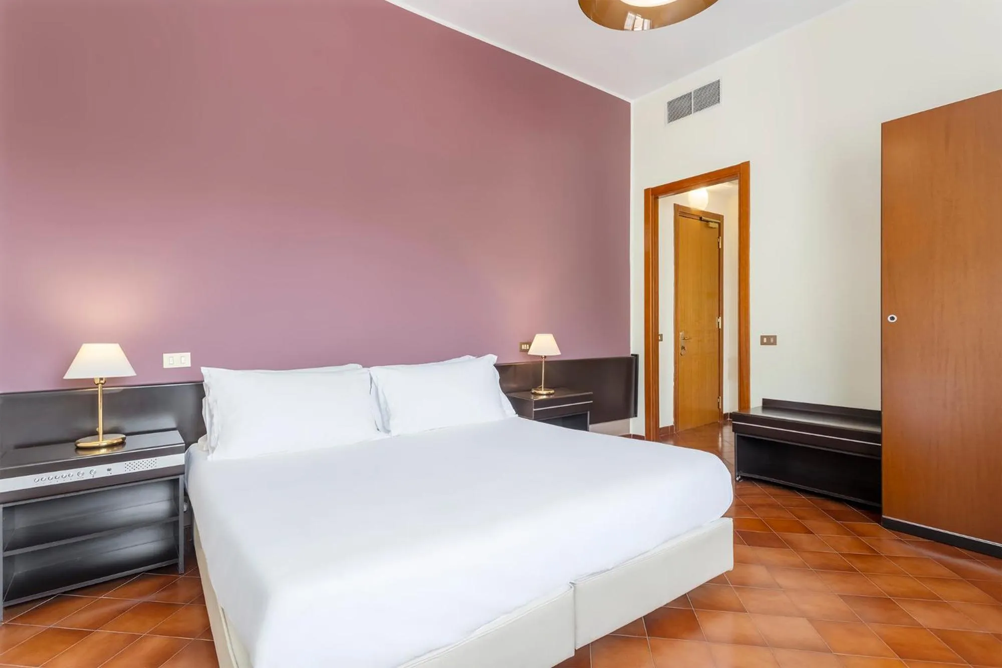 Photo of the whole room, Bed in Crisol Europa