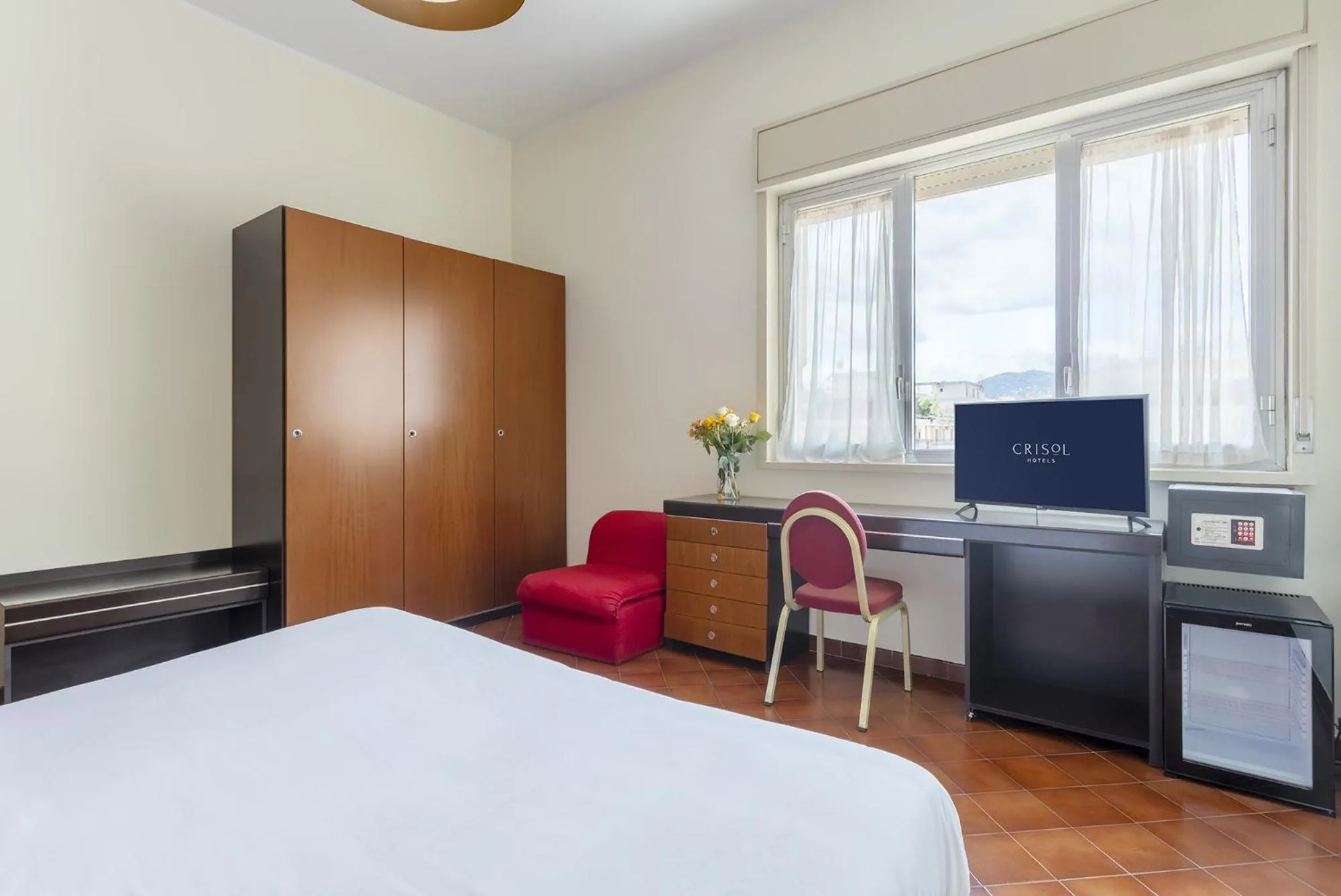 Photo of the whole room, Bed in Crisol Europa