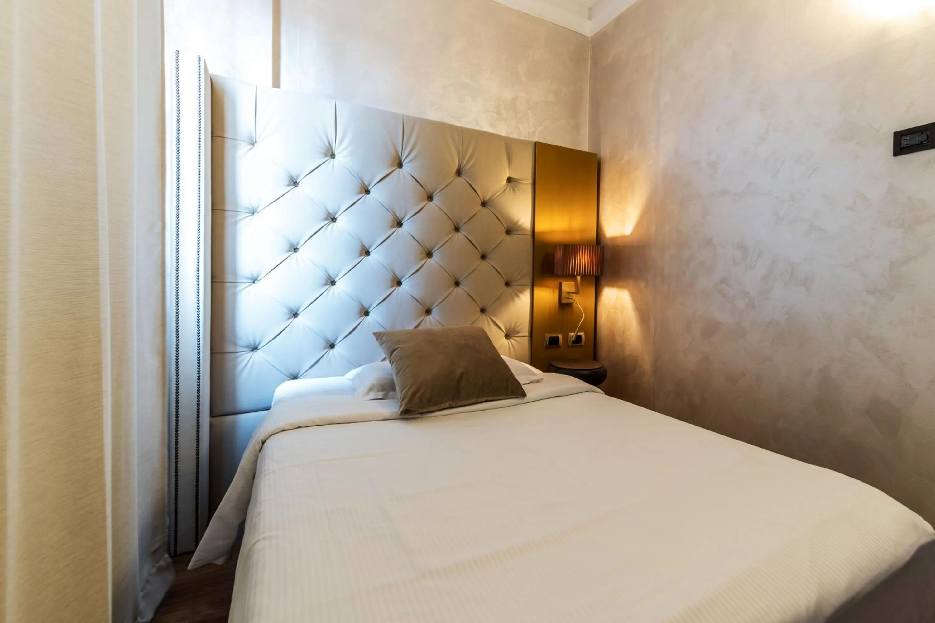 Bedroom, Bed in Hotel Mythos