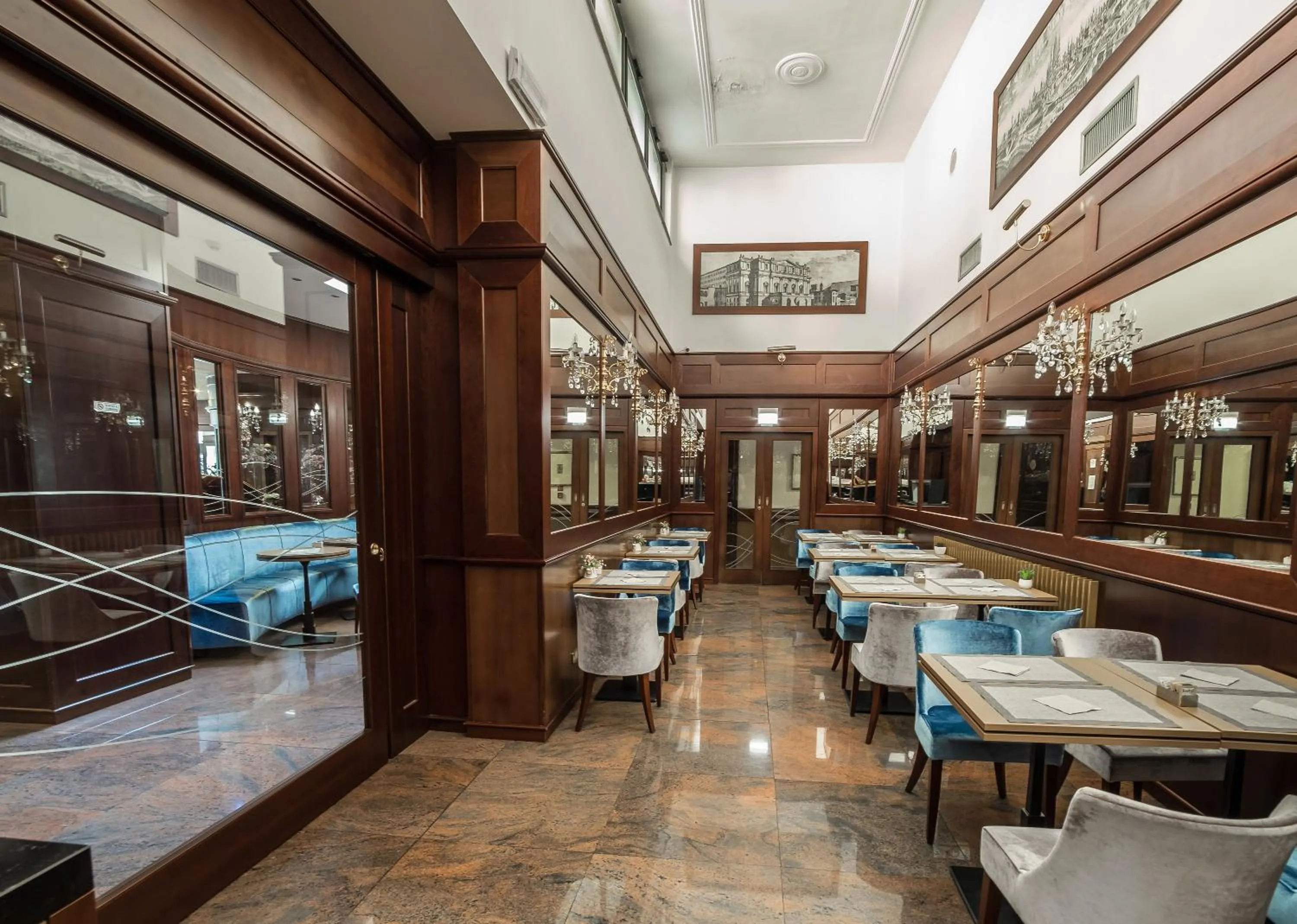 Restaurant/places to eat in Hotel Mythos